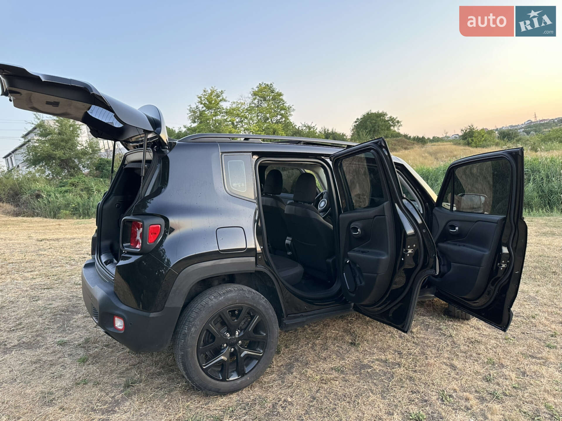 Jeep Renegade 2018 VIN 1C4BU0000JPG82063 фото оголошення 7 з 27