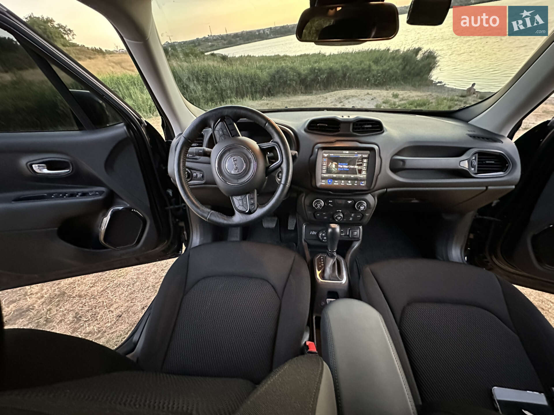 Jeep Renegade 2018 VIN 1C4BU0000JPG82063 фото оголошення 14 з 27