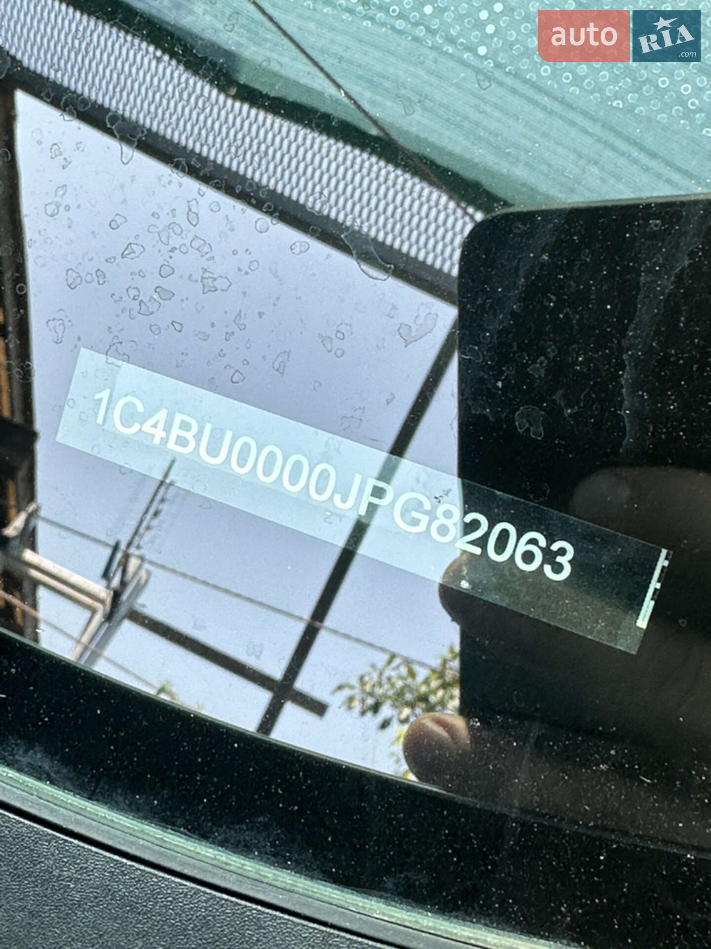 Jeep Renegade 2018 VIN 1C4BU0000JPG82063 фото оголошення 2 з 27