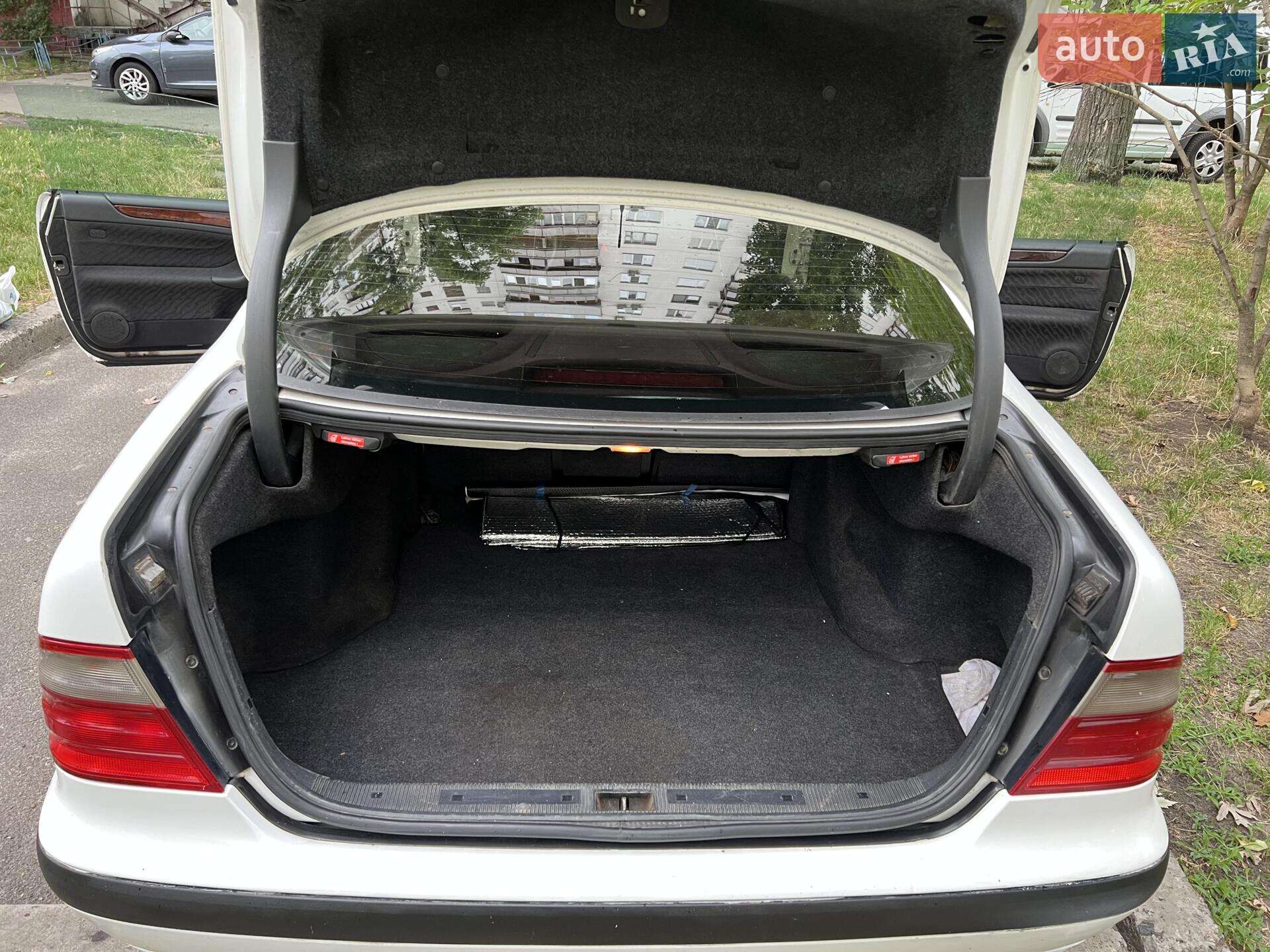Mercedes-Benz CLK-Class 1997 VIN WDB2083351F016616 фото оголошення 8 з 20
