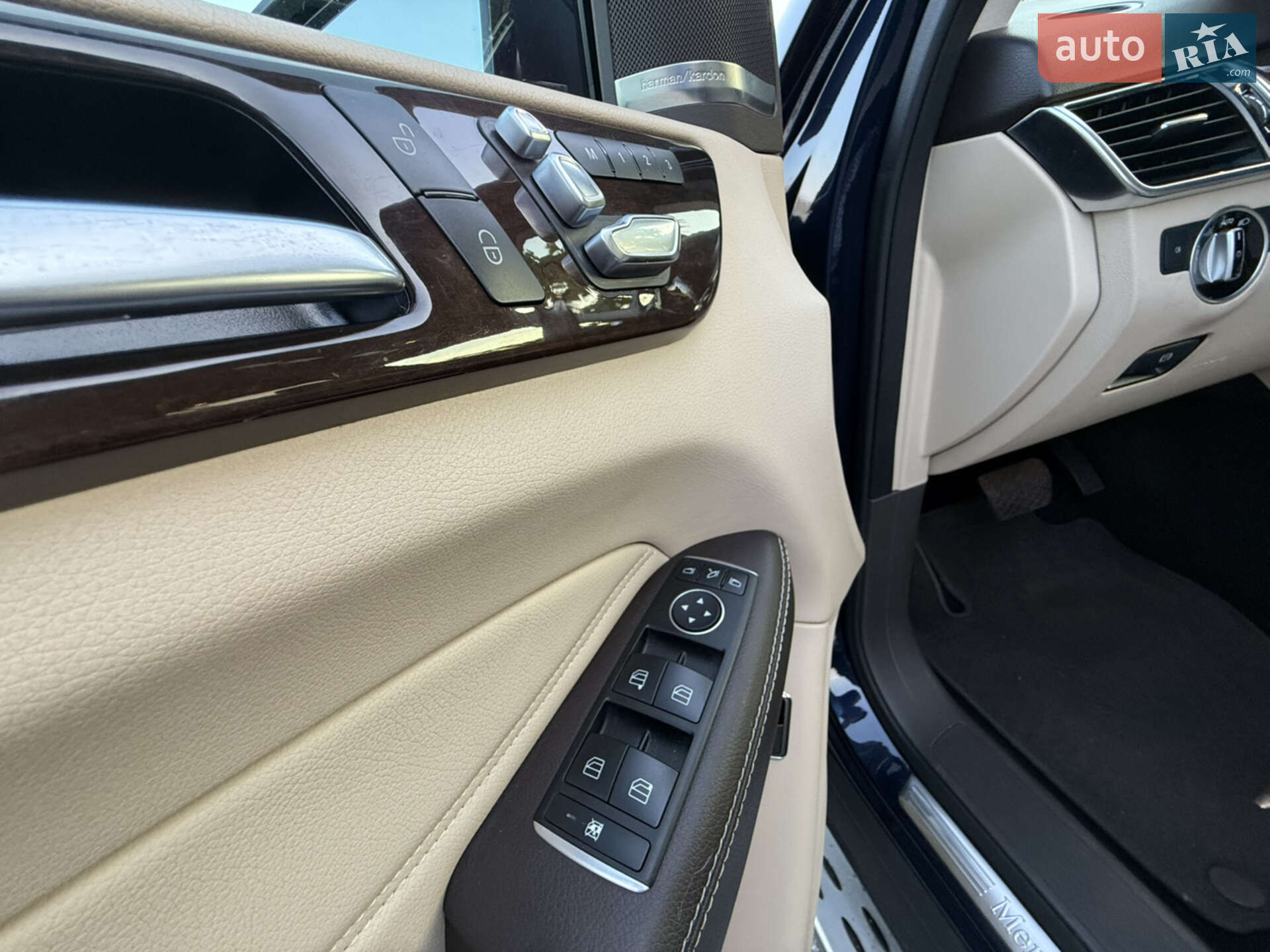 Mercedes-Benz GLE-Class 2015 VIN 4JGDA5HB3GA682115 фото оголошення 21 з 73