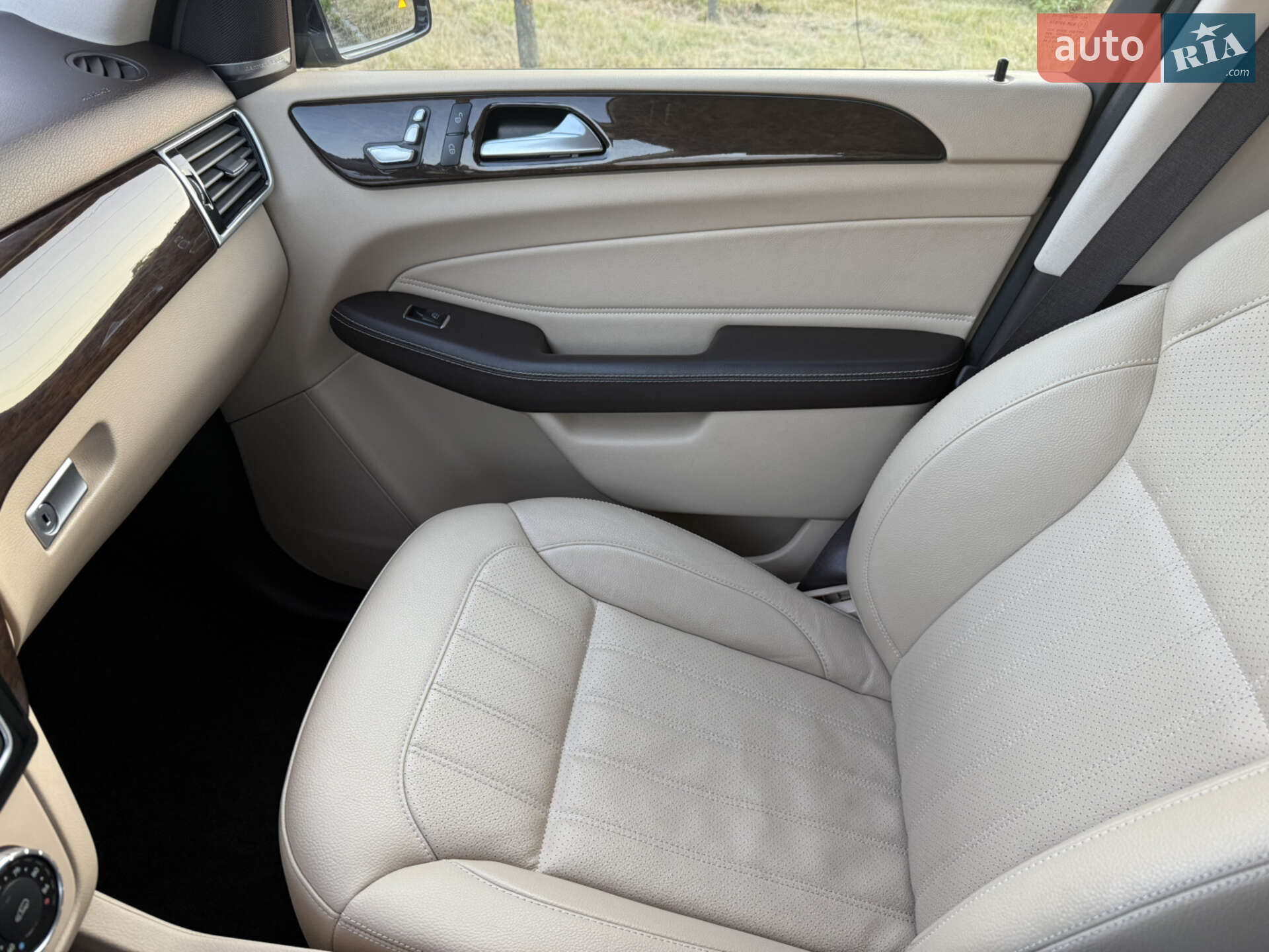 Mercedes-Benz GLE-Class 2015 VIN 4JGDA5HB3GA682115 фото оголошення 29 з 73