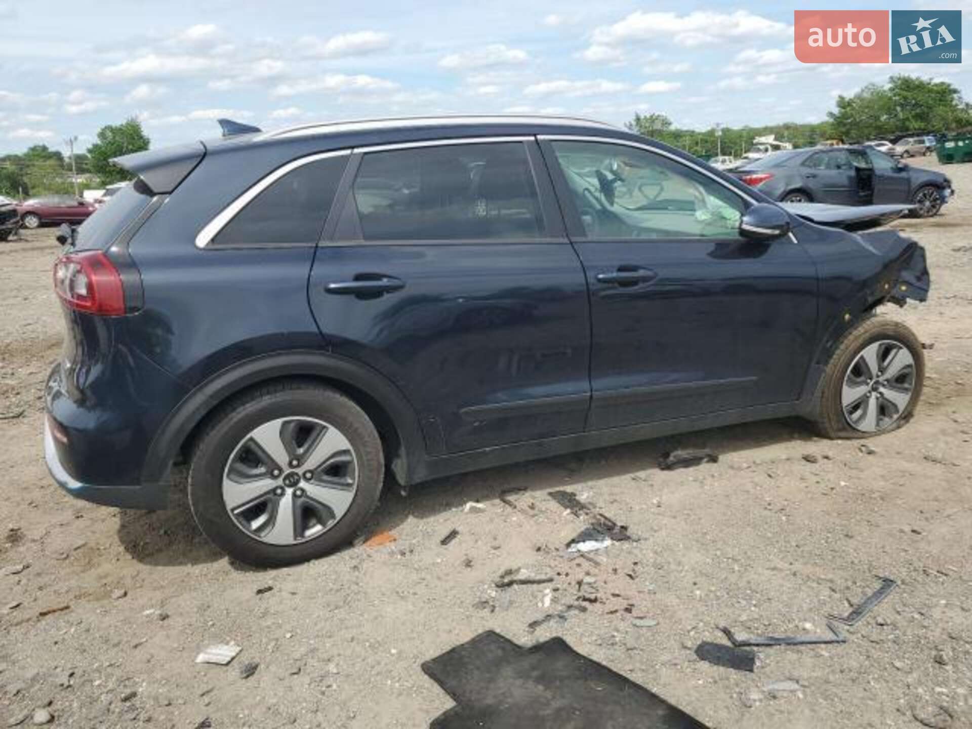 Kia Niro 2018 VIN KNDCC3LD3J5203716 фото оголошення 2 з 17