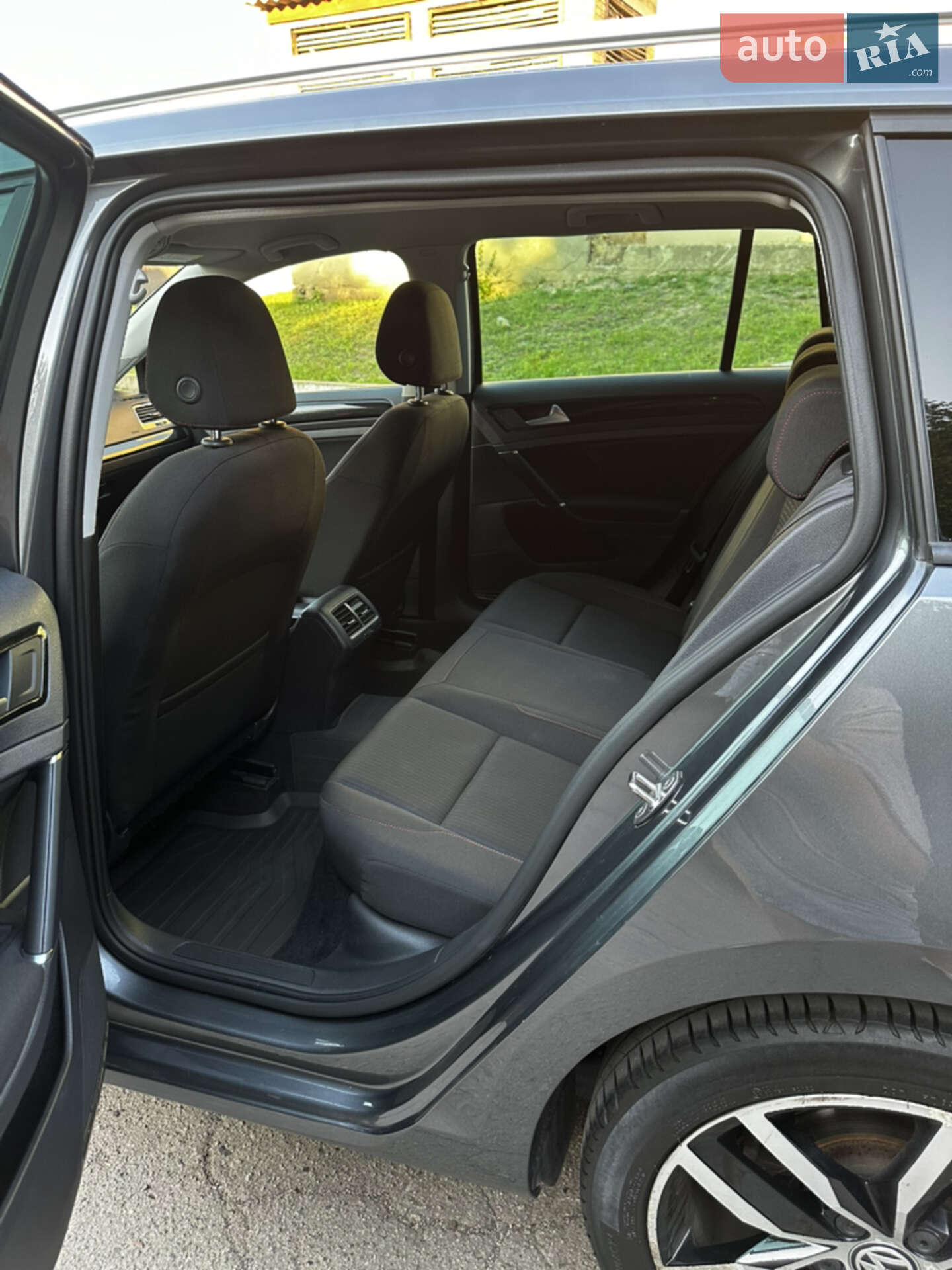 Volkswagen Golf 2017 VIN WVWZZZAUZJP511420 фото оголошення 8 з 24