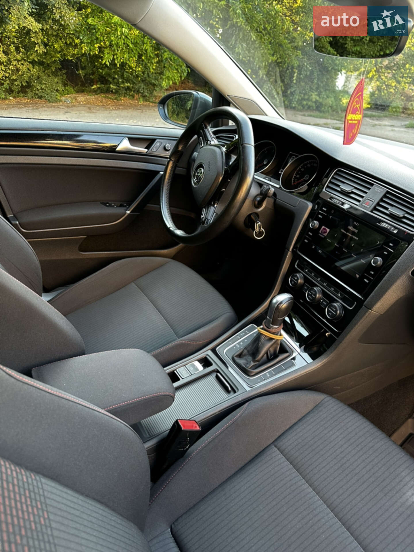 Volkswagen Golf 2017 VIN WVWZZZAUZJP511420 фото оголошення 18 з 24