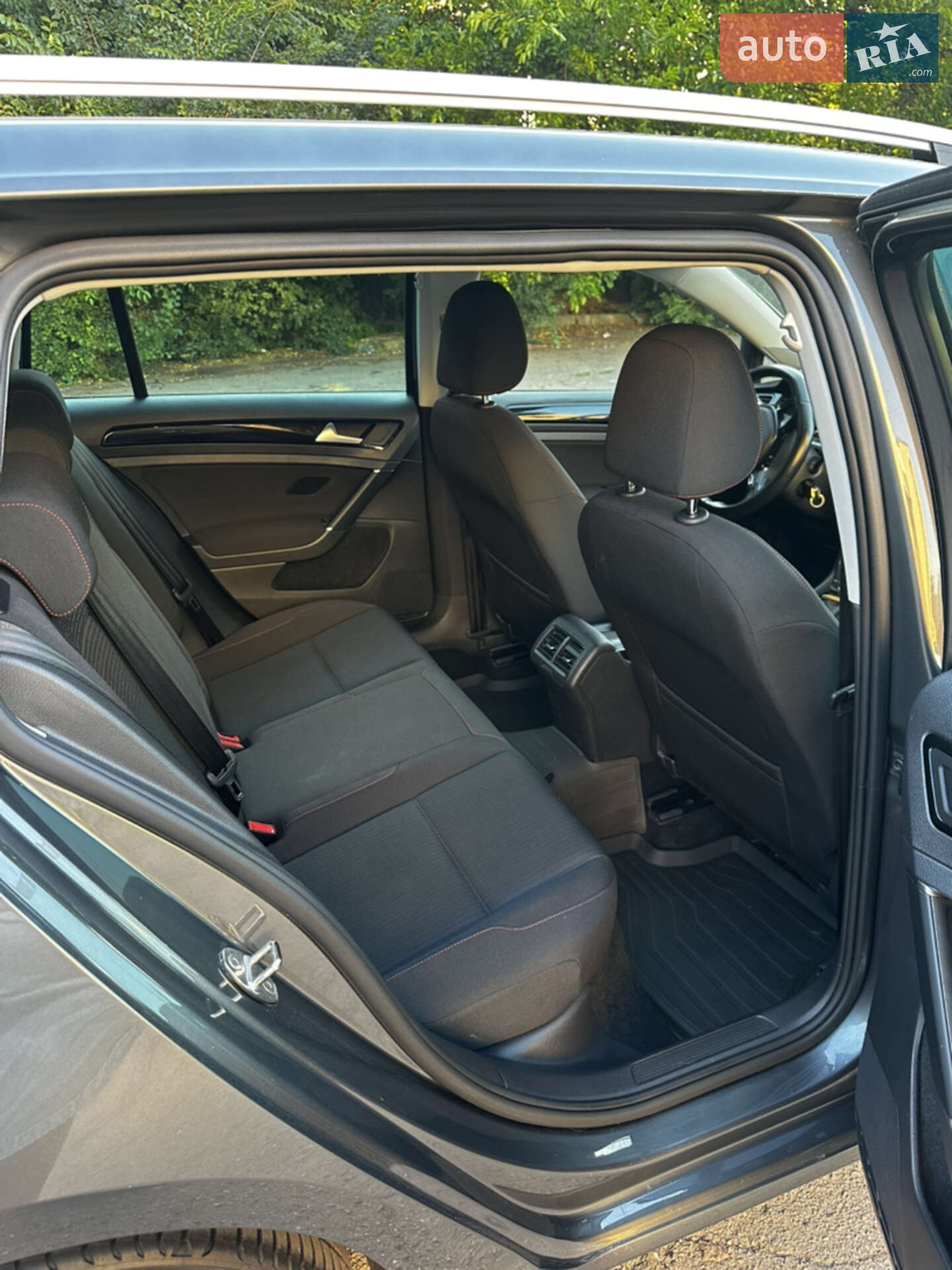 Volkswagen Golf 2017 VIN WVWZZZAUZJP511420 фото оголошення 11 з 24