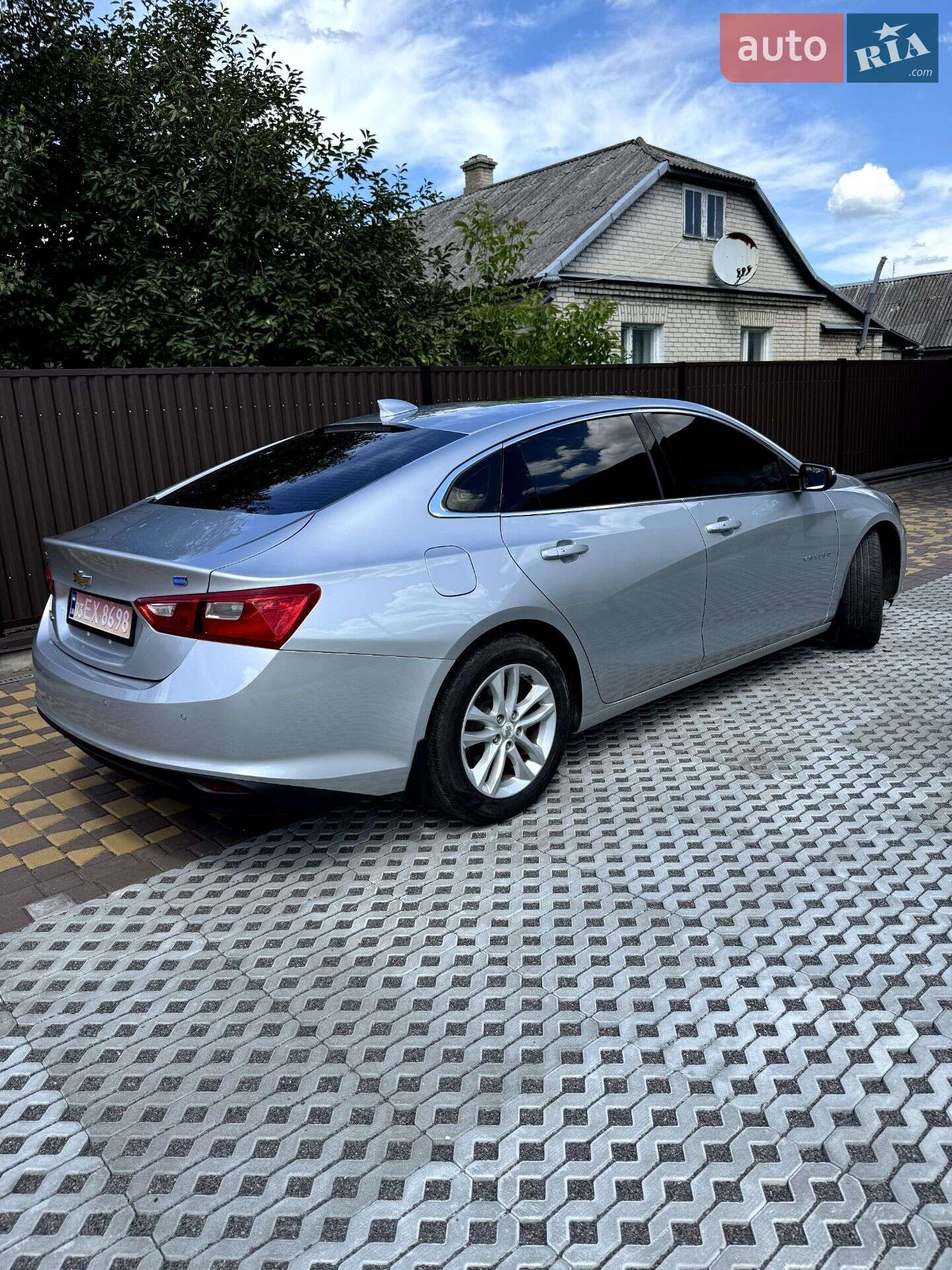 Chevrolet Malibu 2016 VIN 1G1ZJ5SU8HF204872 фото оголошення 3 з 29