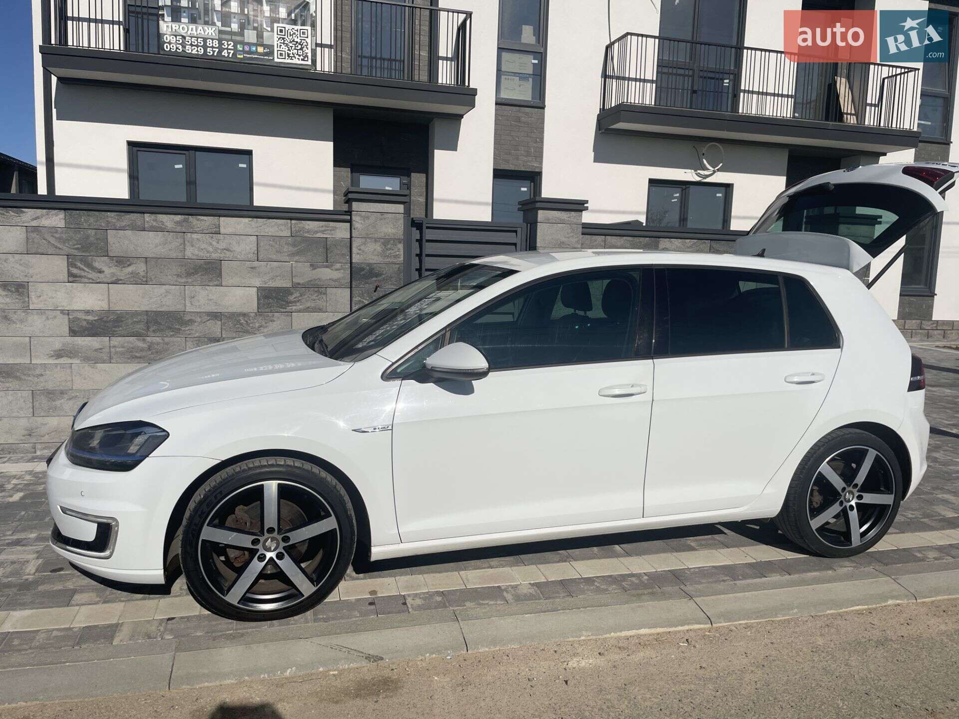 Volkswagen e-Golf 2014 VIN WVWZZZAUZFW903368 фото оголошення 3 з 30