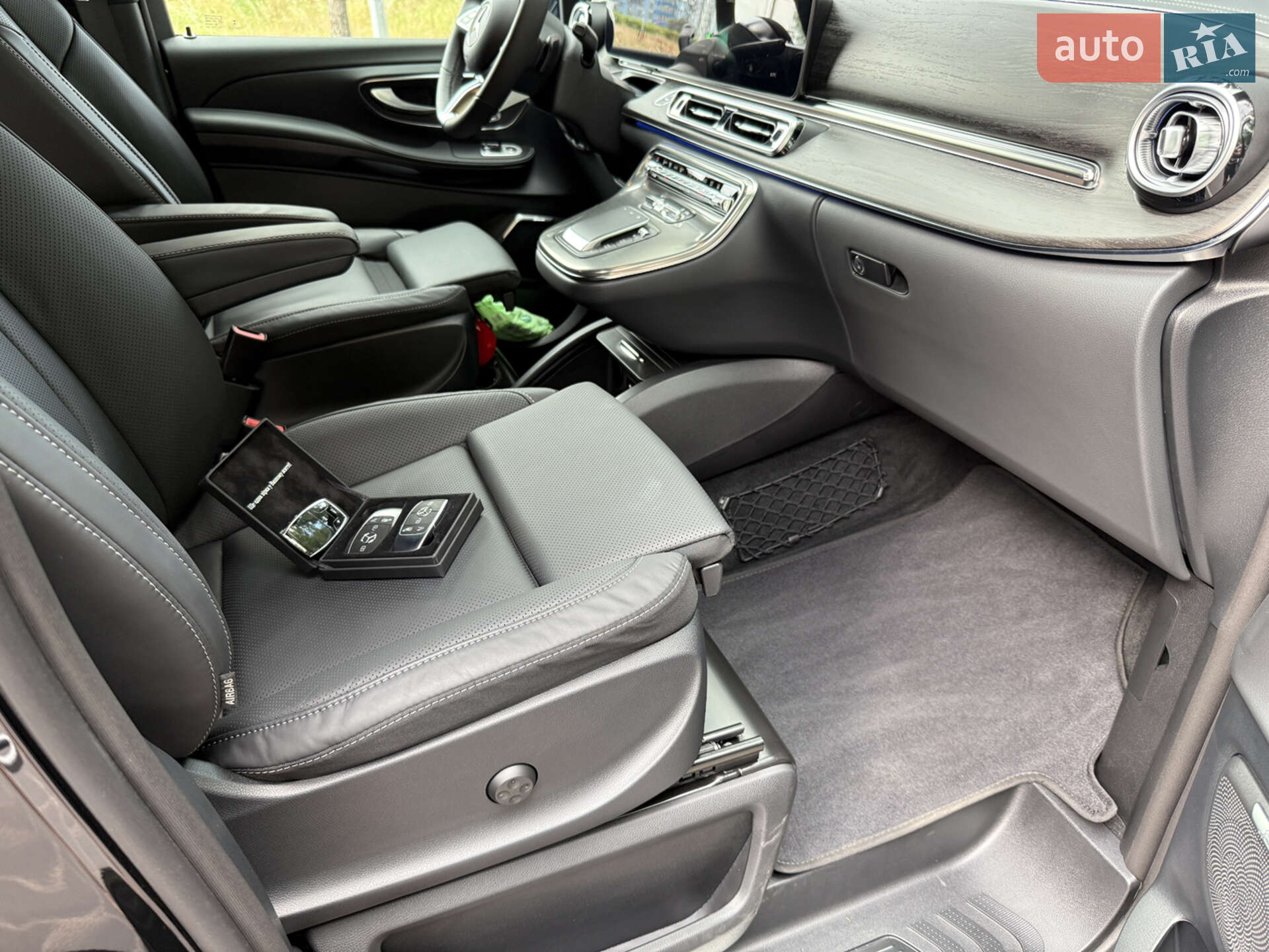 Mercedes-Benz V-Class 2025 VIN W1V447815S4503036 фото оголошення 36 з 46