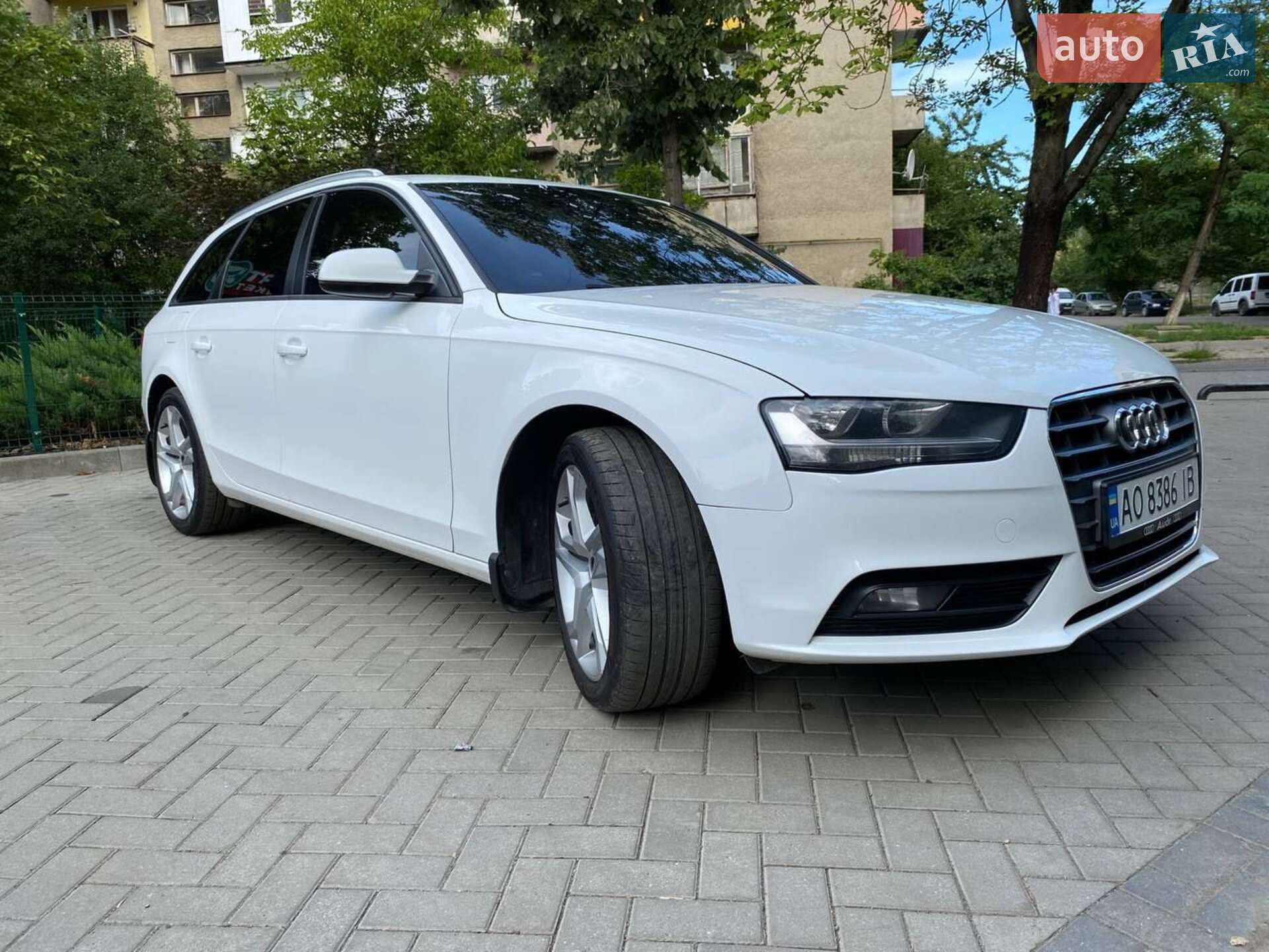 Audi A4 2014 VIN WAUZZZ8K3FA030309 фото оголошення 5 з 19