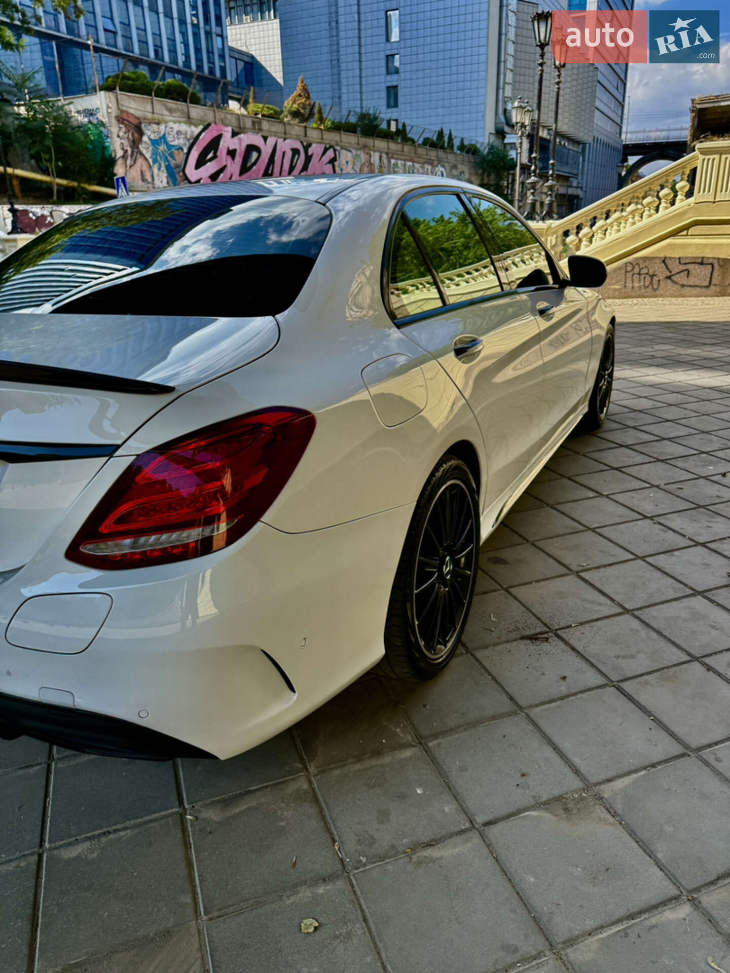Mercedes-Benz C-Class 2018 VIN WDDWF4HB6JR417891 фото оголошення 18 з 52