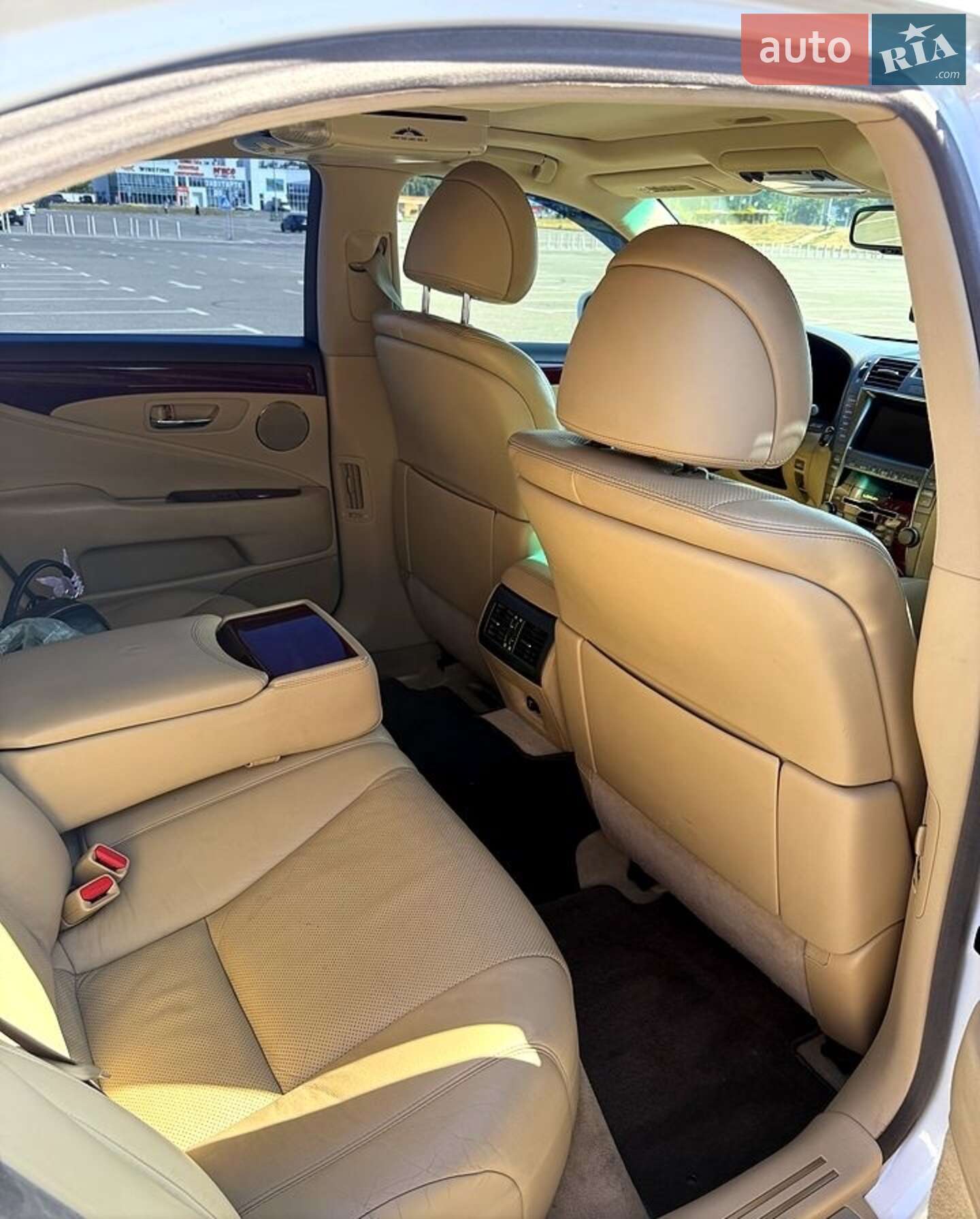 Lexus LS 2009 VIN JTHCL46F195004225 фото оголошення 7 з 12