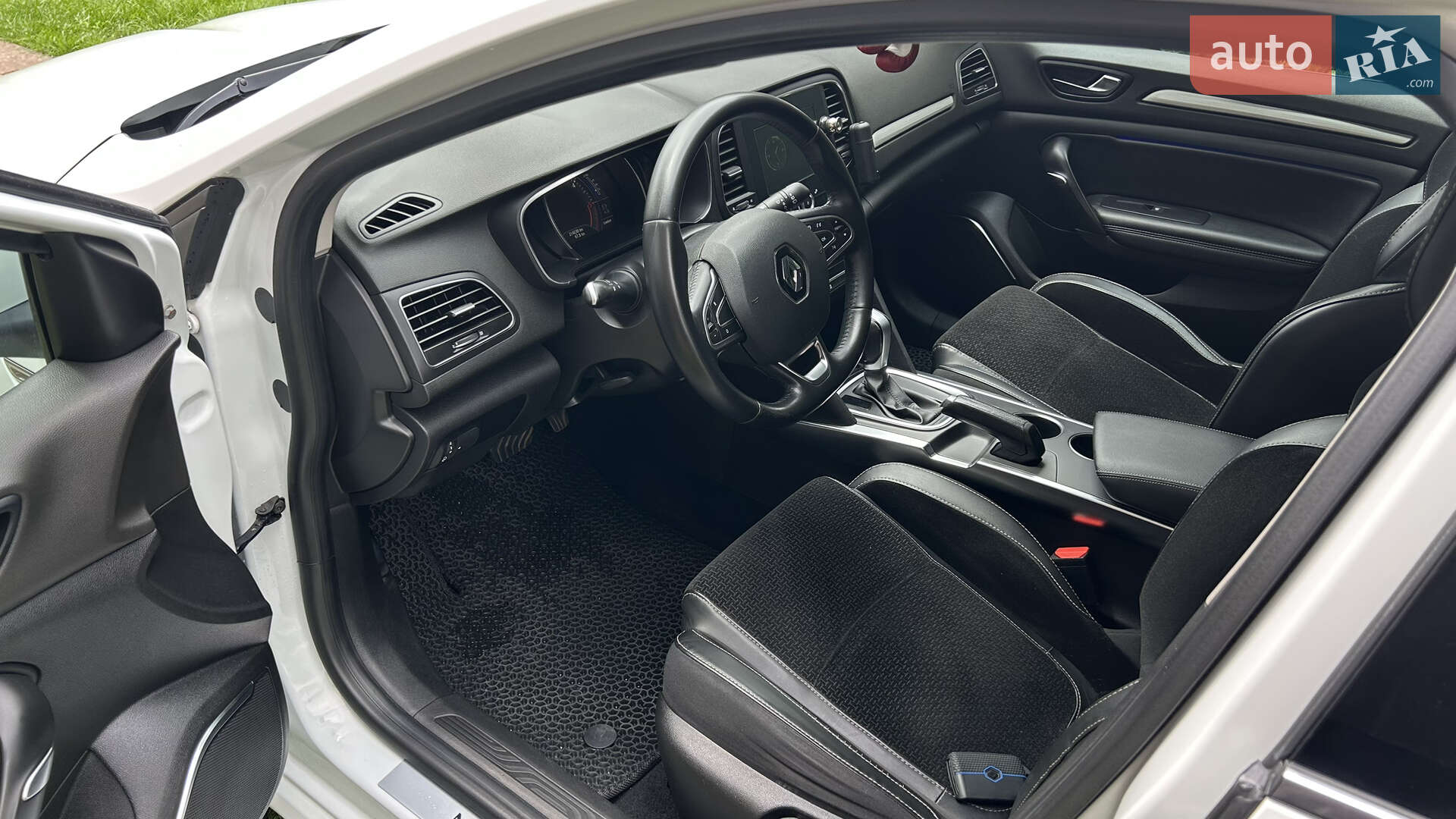 Renault Megane 2016 VIN VF1RFB00057031926 фото оголошення 13 з 13