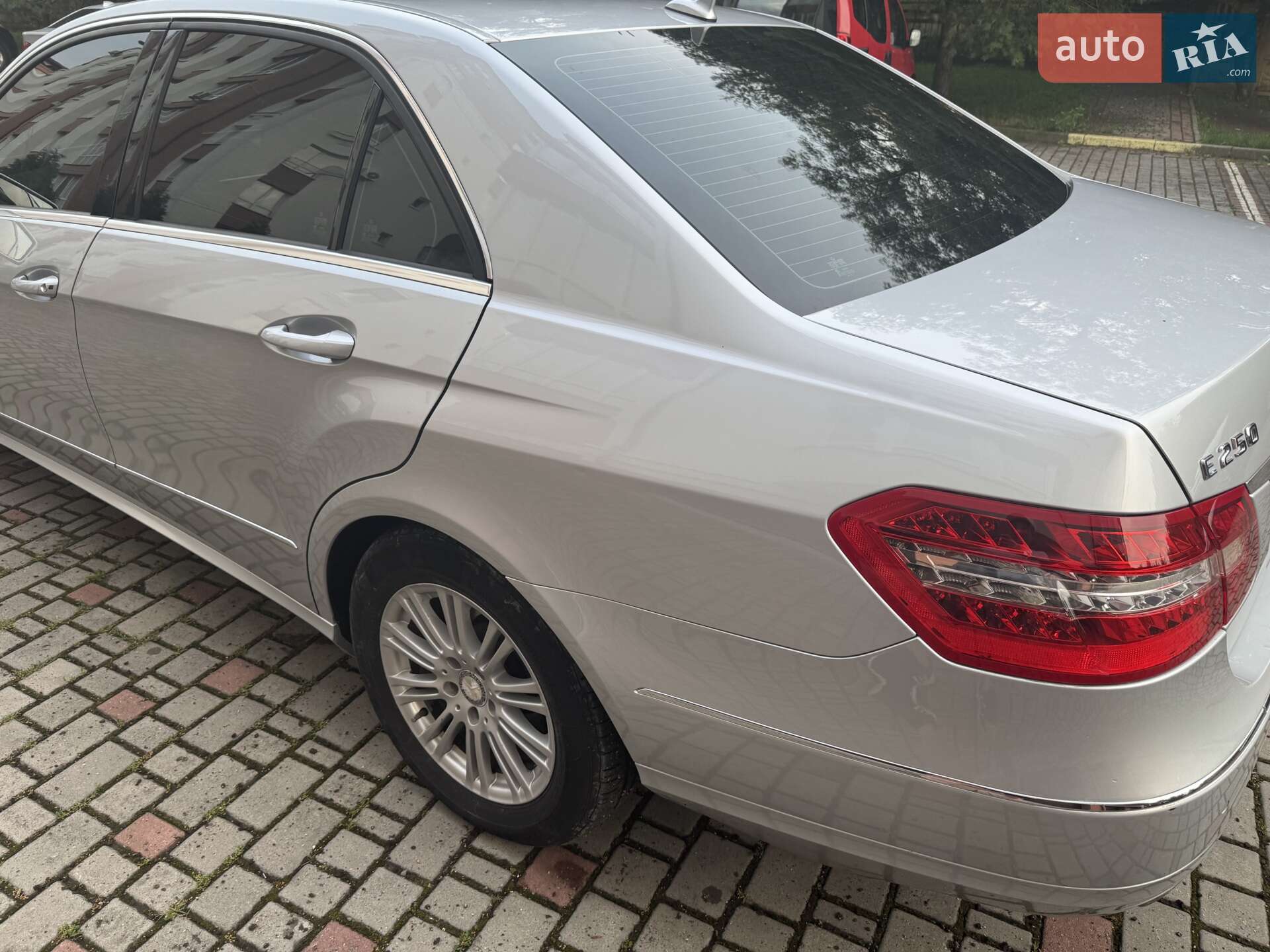 Mercedes-Benz E-Class 2011 VIN WDD2120471A159984 фото оголошення 6 з 15