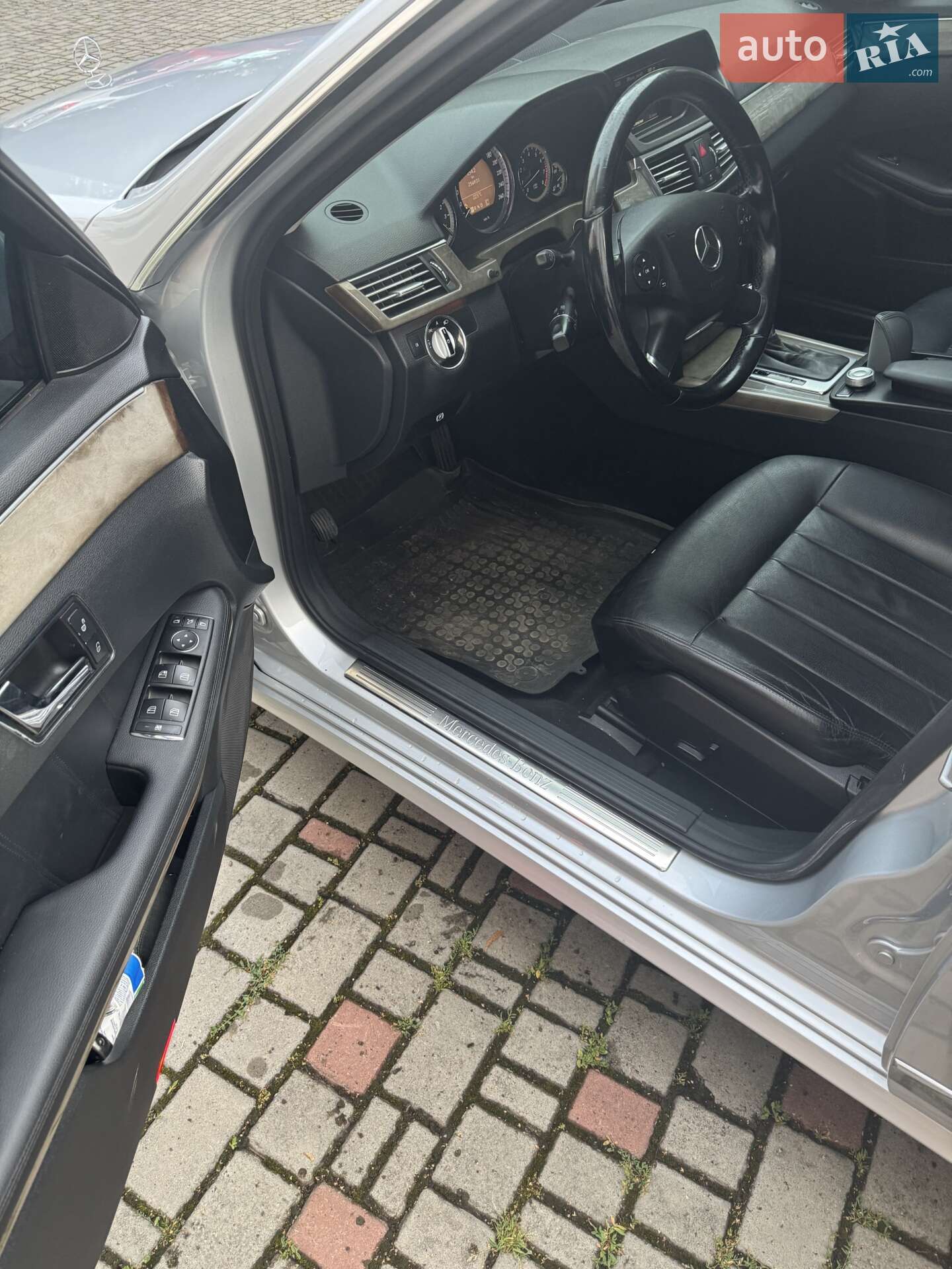 Mercedes-Benz E-Class 2011 VIN WDD2120471A159984 фото оголошення 11 з 15