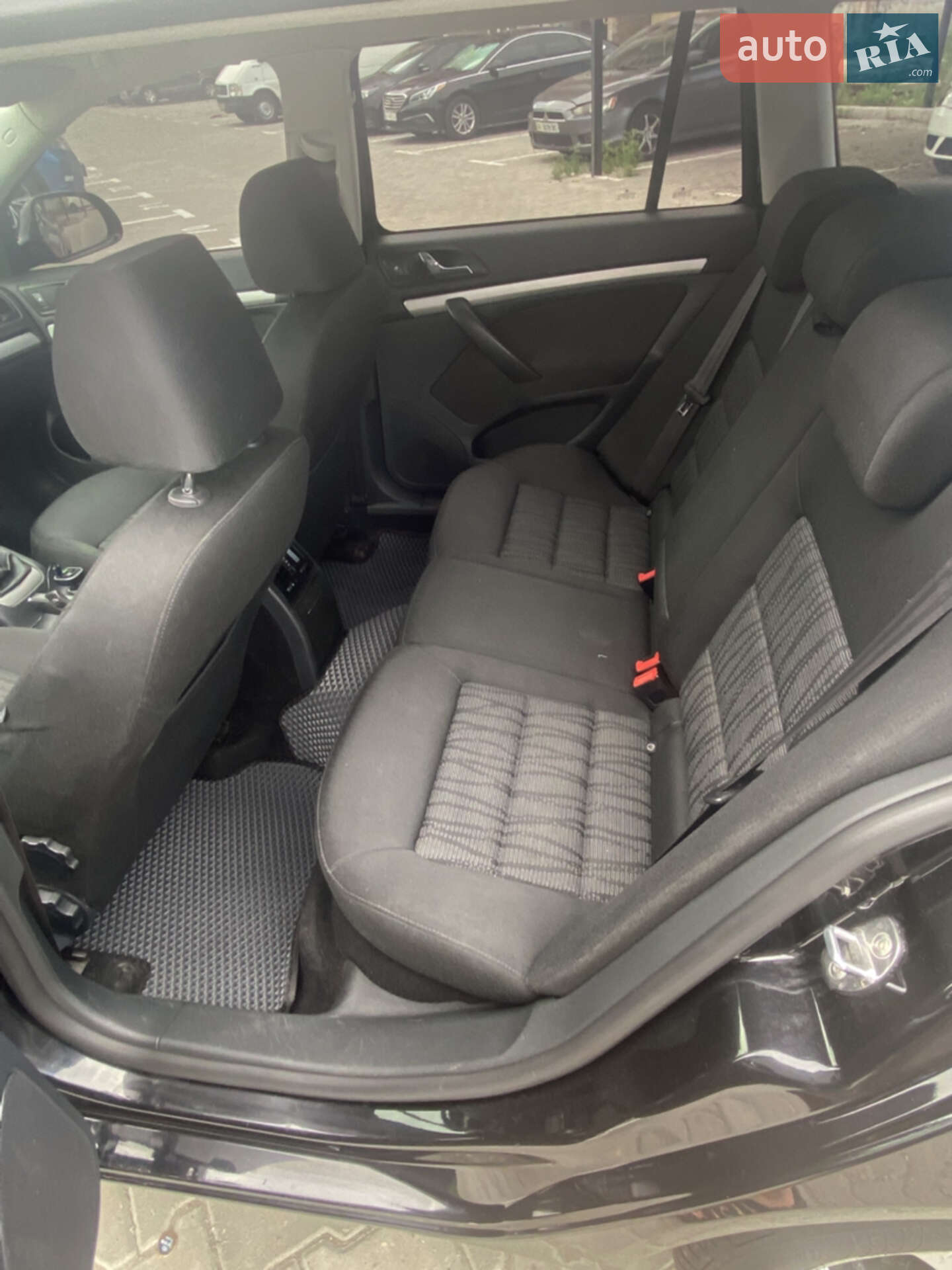 Skoda Octavia 2010 VIN TMBGK61Z0A2105247 фото оголошення 7 з 10
