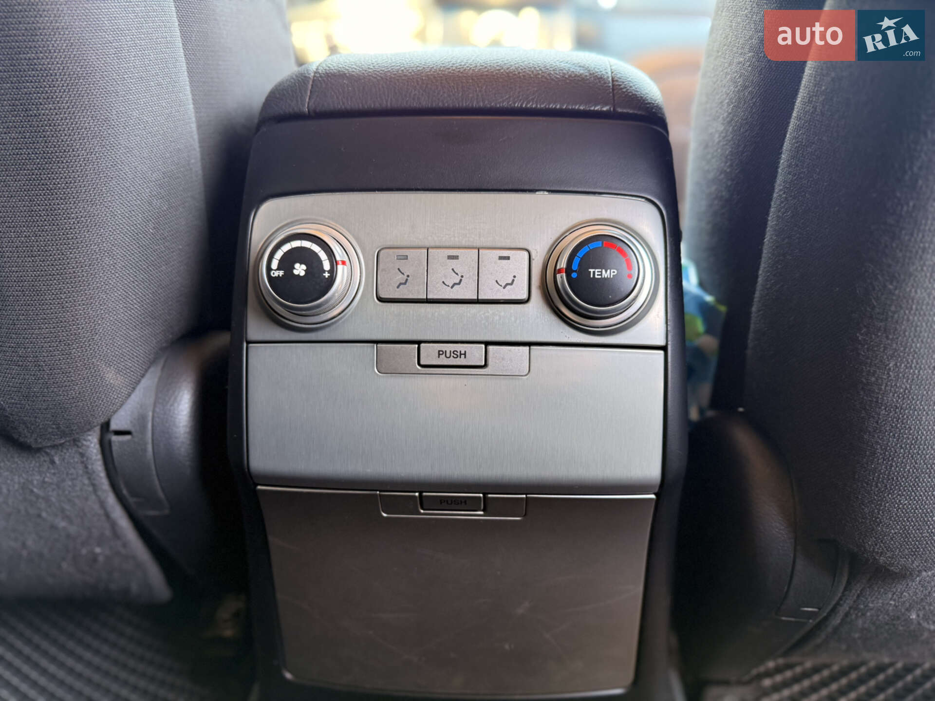 Hyundai ix55 2008 VIN KMHNU81CP9U093040 фото оголошення 4 з 30