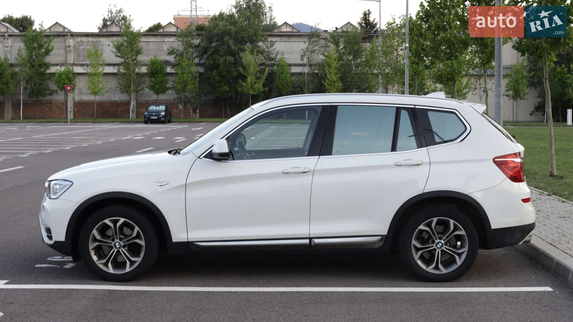 BMW X3 2016 VIN WBAWX310900L75047 фото оголошення 4 з 26