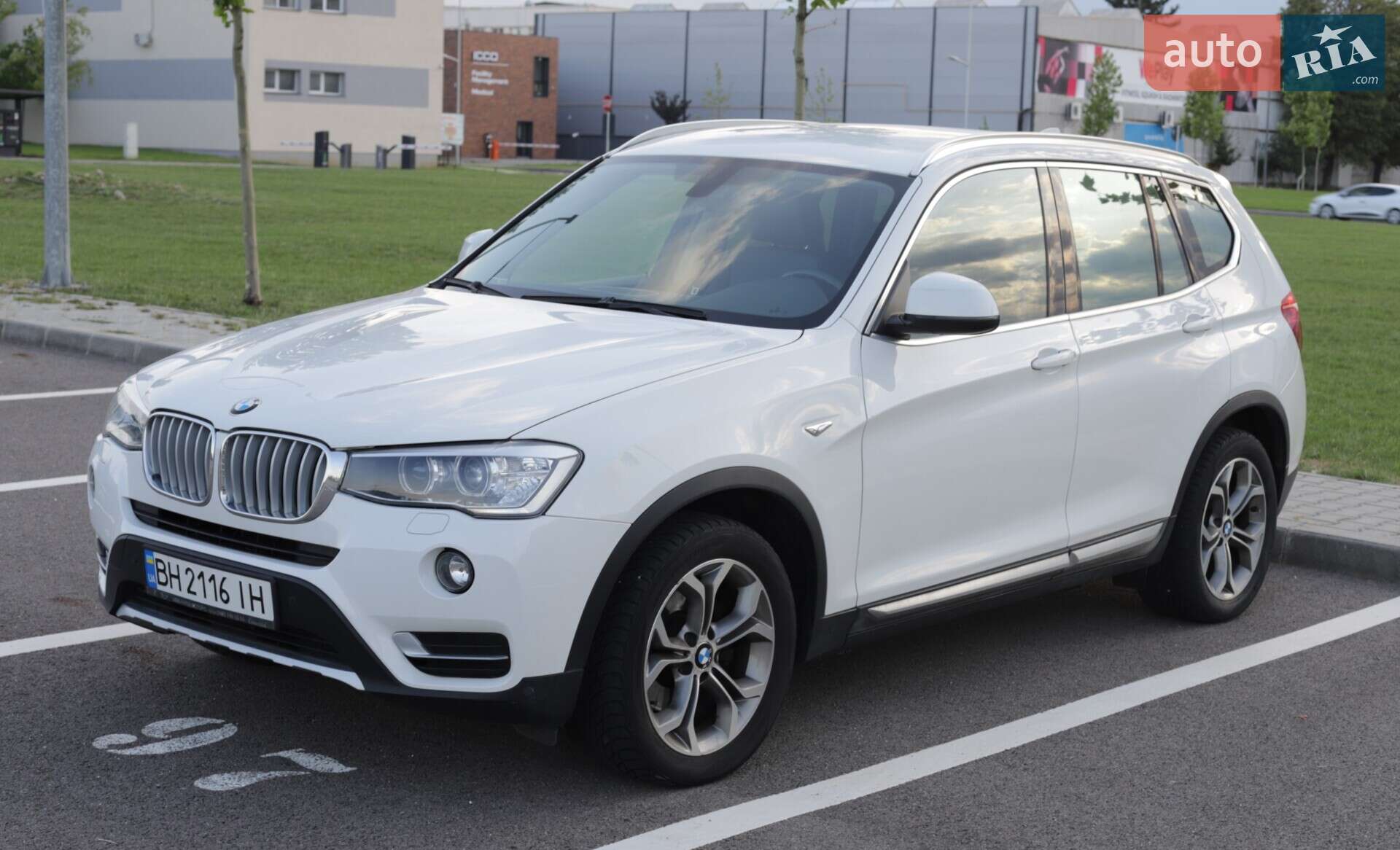 BMW X3 2016 VIN WBAWX310900L75047 фото оголошення 2 з 26
