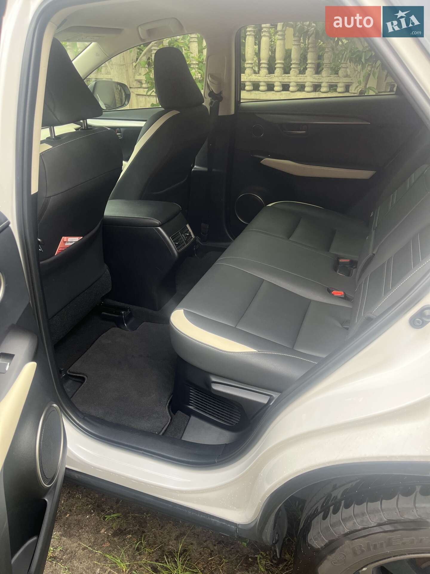 Lexus NX 2020 VIN JTJBERBZ002061571 фото оголошення 8 з 13