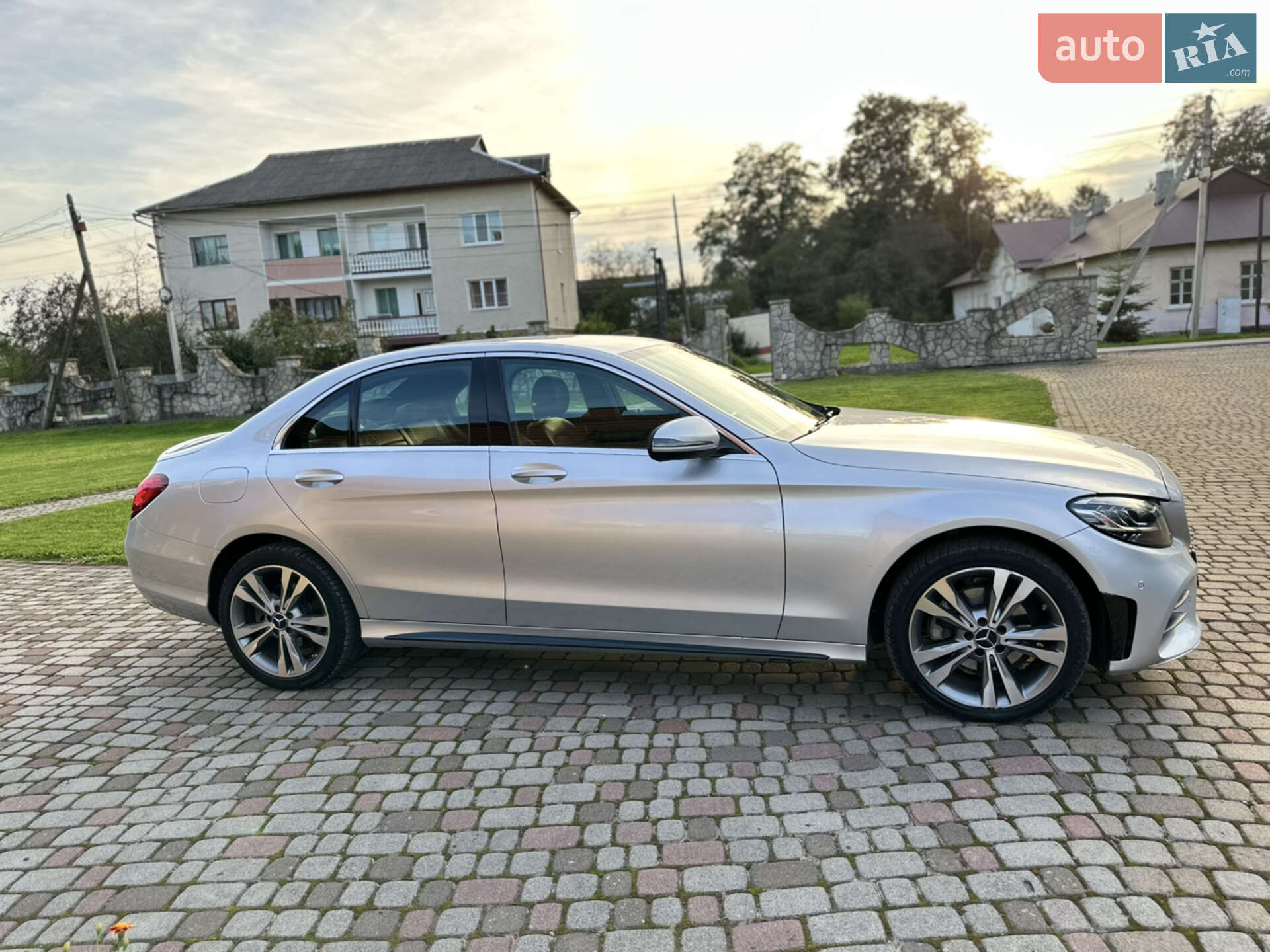 Mercedes-Benz C-Class 2018 VIN WDD2050151R427888 фото оголошення 4 з 64
