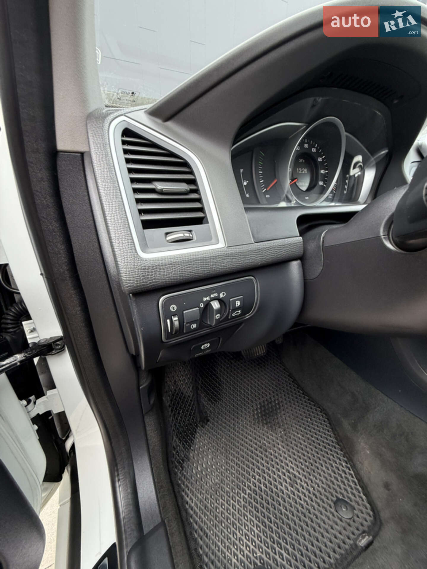 Volvo Xc60 2014 VIN YV4612RJ7F2697272 фото оголошення 17 з 31