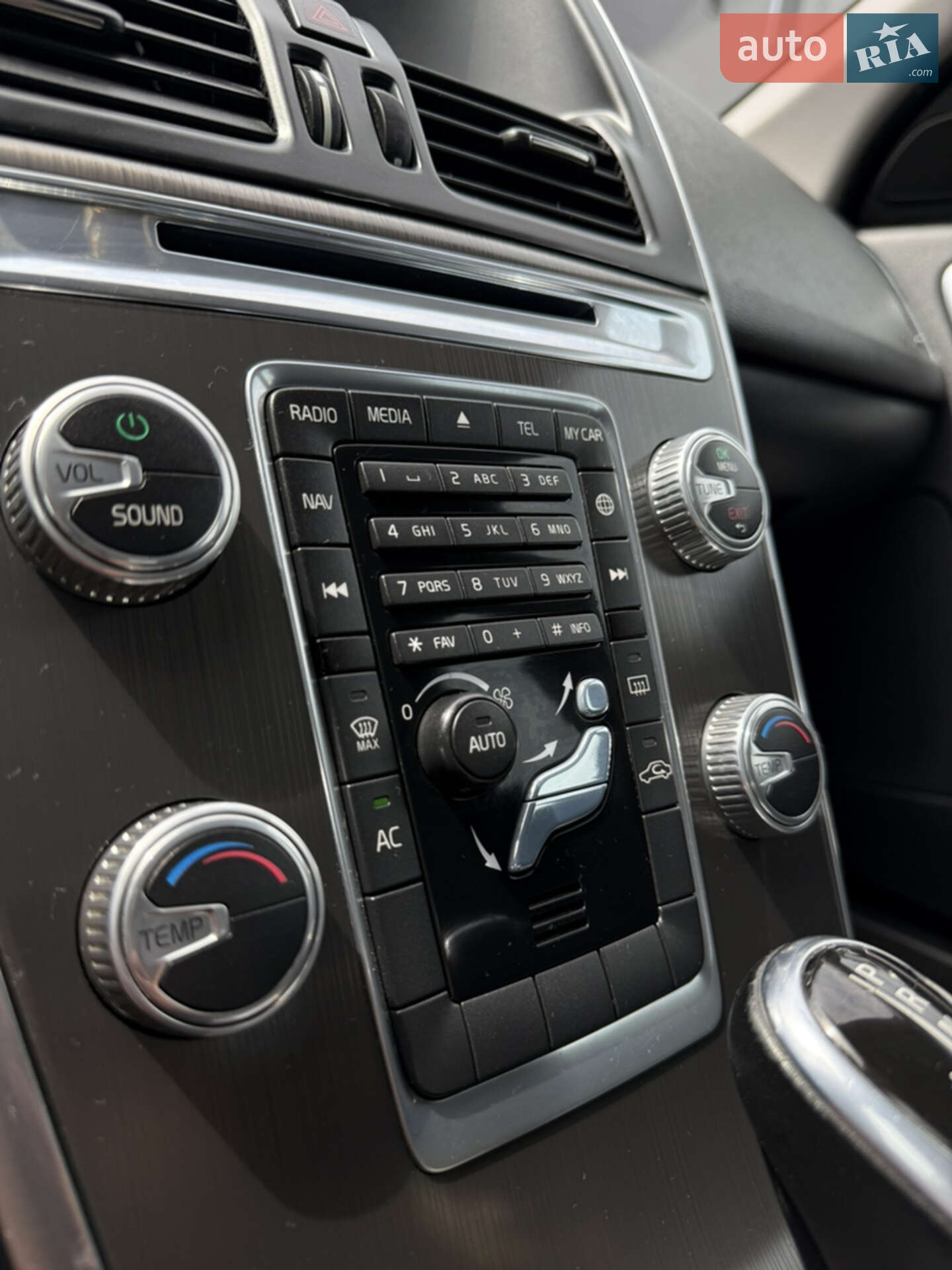 Volvo Xc60 2014 VIN YV4612RJ7F2697272 фото оголошення 30 з 31