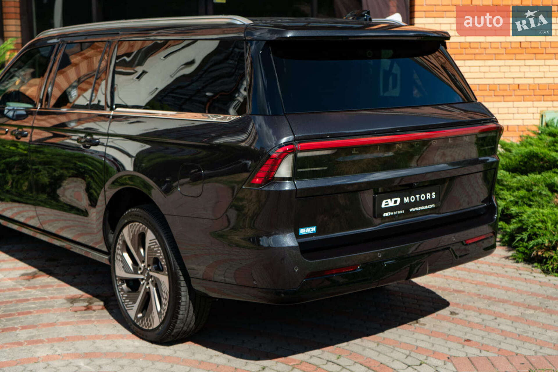Lincoln Navigator 2025 VIN 5LMJJ3TG6SEL07134 фото оголошення 10 з 60