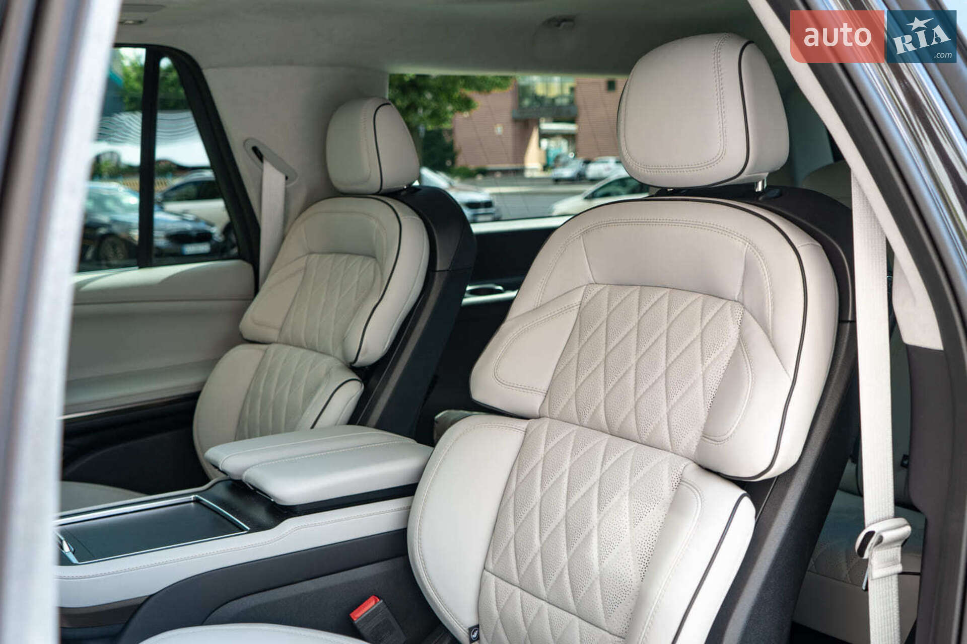 Lincoln Navigator 2025 VIN 5LMJJ3TG6SEL07134 фото оголошення 50 з 60