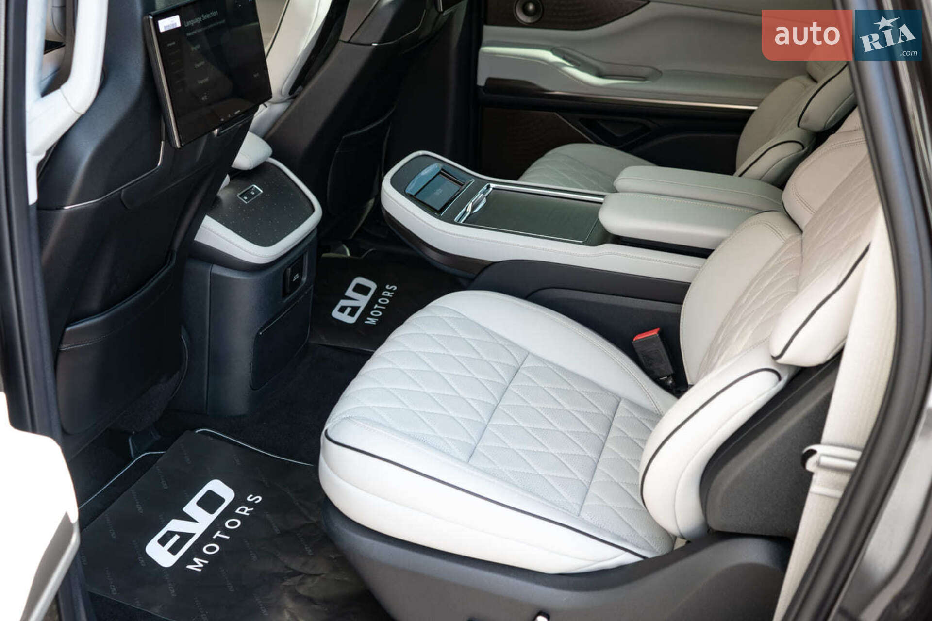 Lincoln Navigator 2025 VIN 5LMJJ3TG6SEL07134 фото оголошення 51 з 60