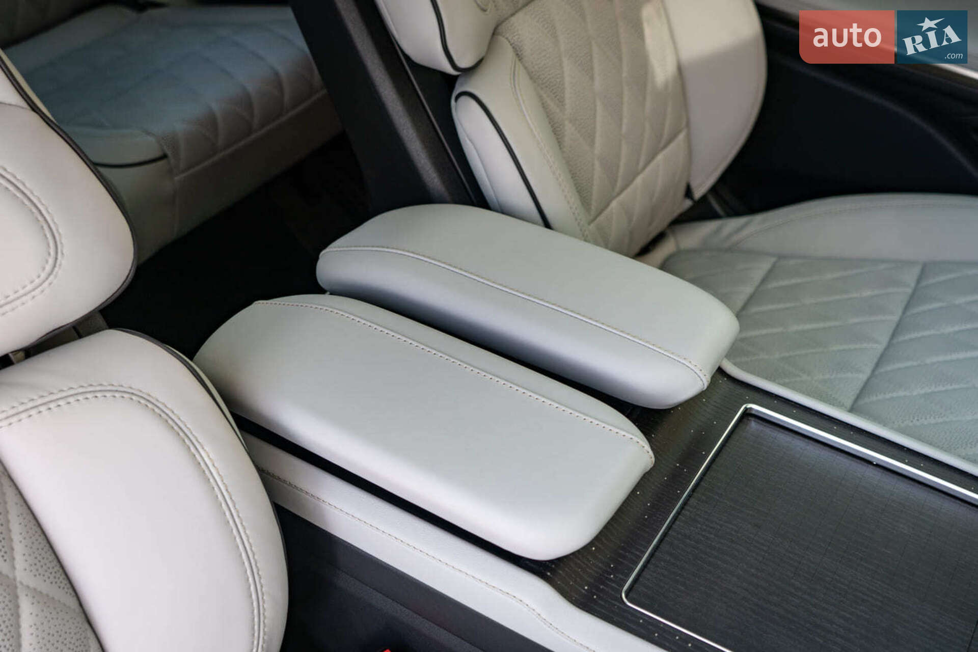 Lincoln Navigator 2025 VIN 5LMJJ3TG6SEL07134 фото оголошення 44 з 60