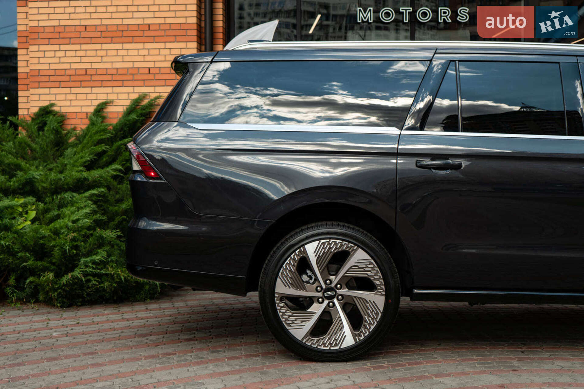 Lincoln Navigator 2025 VIN 5LMJJ3TG6SEL07134 фото оголошення 17 з 60