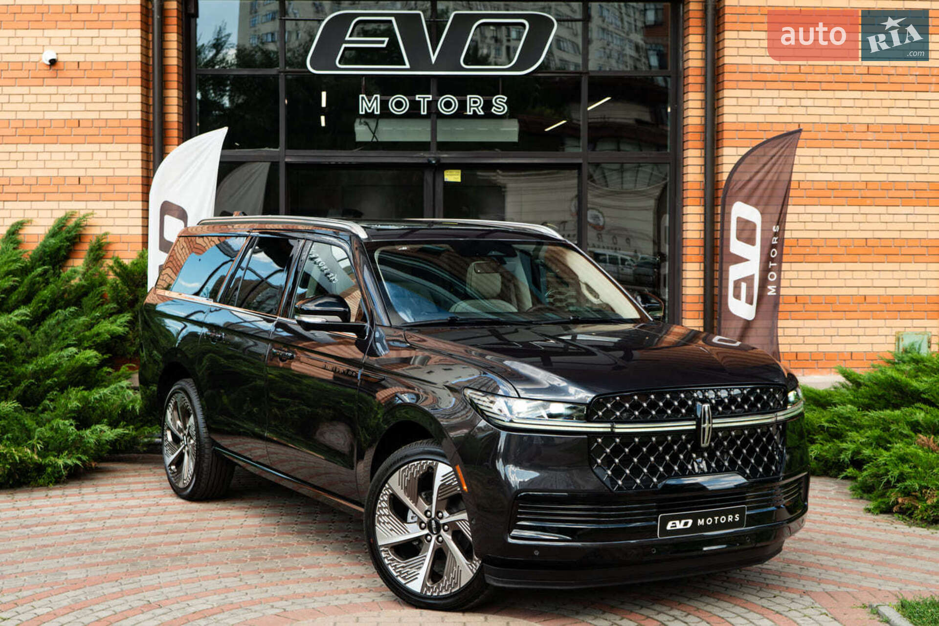 Lincoln Navigator 2025 VIN 5LMJJ3TG6SEL07134 фото оголошення 19 з 60