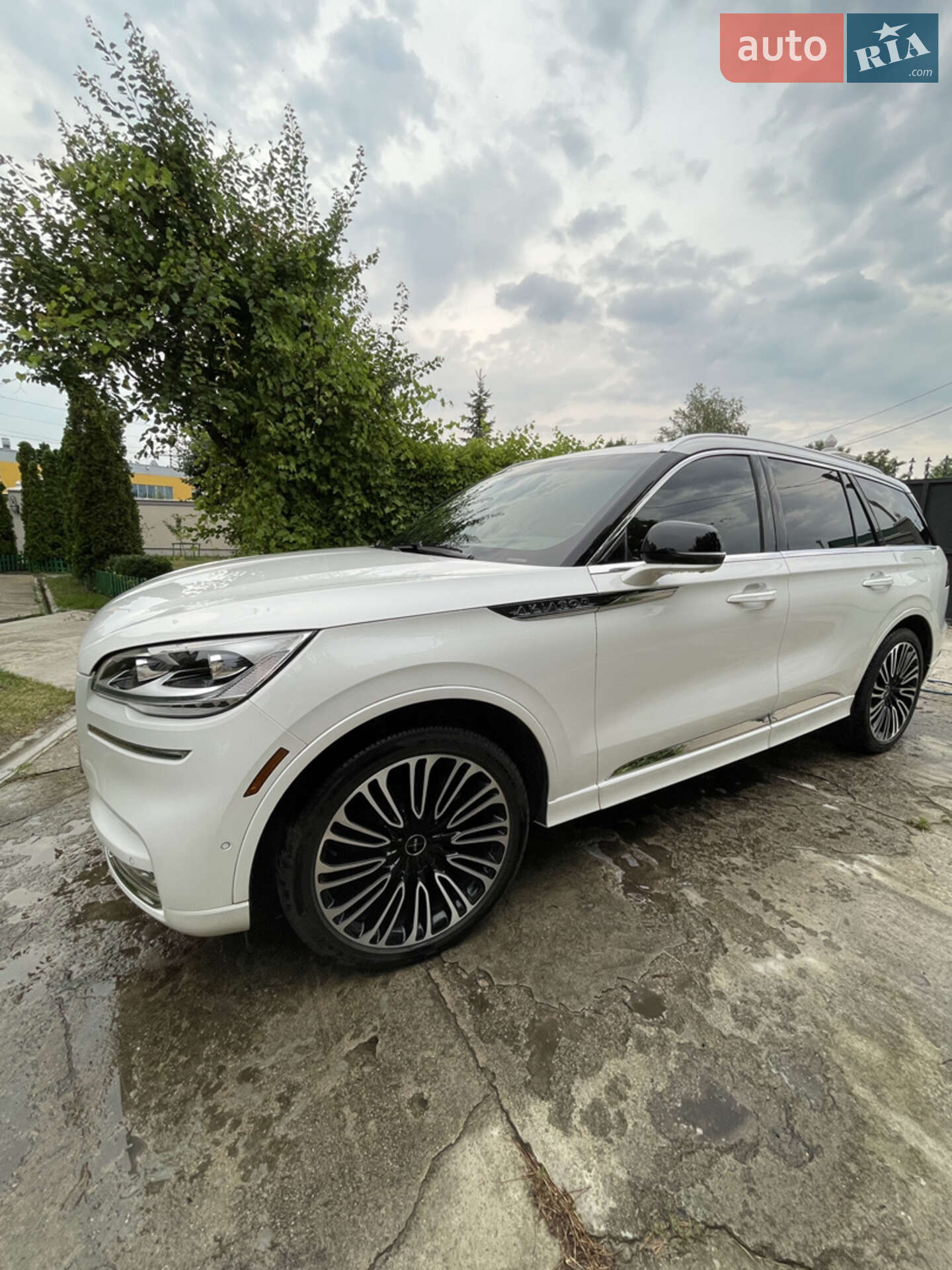Lincoln Aviator 2023 VIN 5LM5J9XCXPGL05782 фото оголошення 5 з 40
