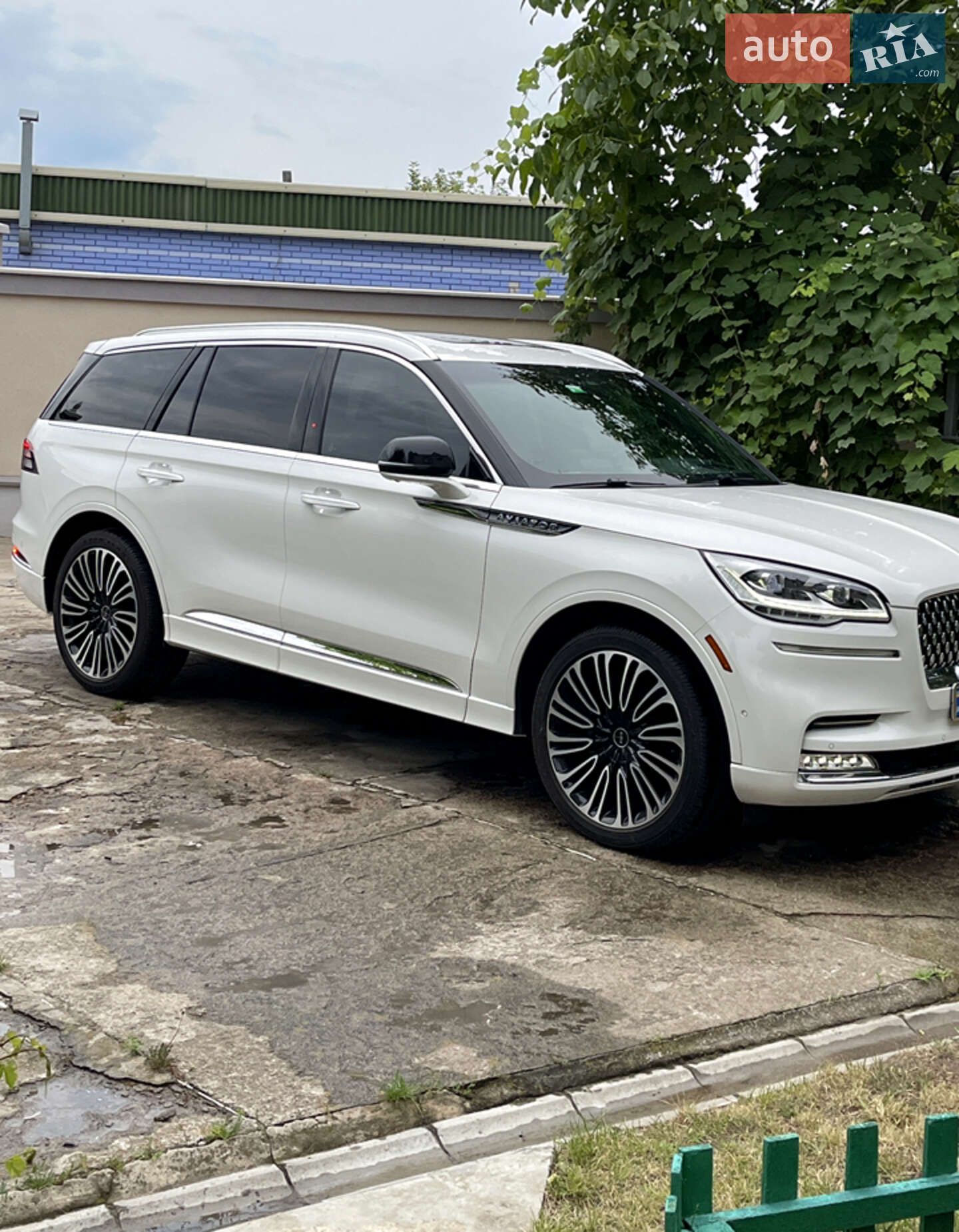 Lincoln Aviator 2023 VIN 5LM5J9XCXPGL05782 фото оголошення 24 з 40