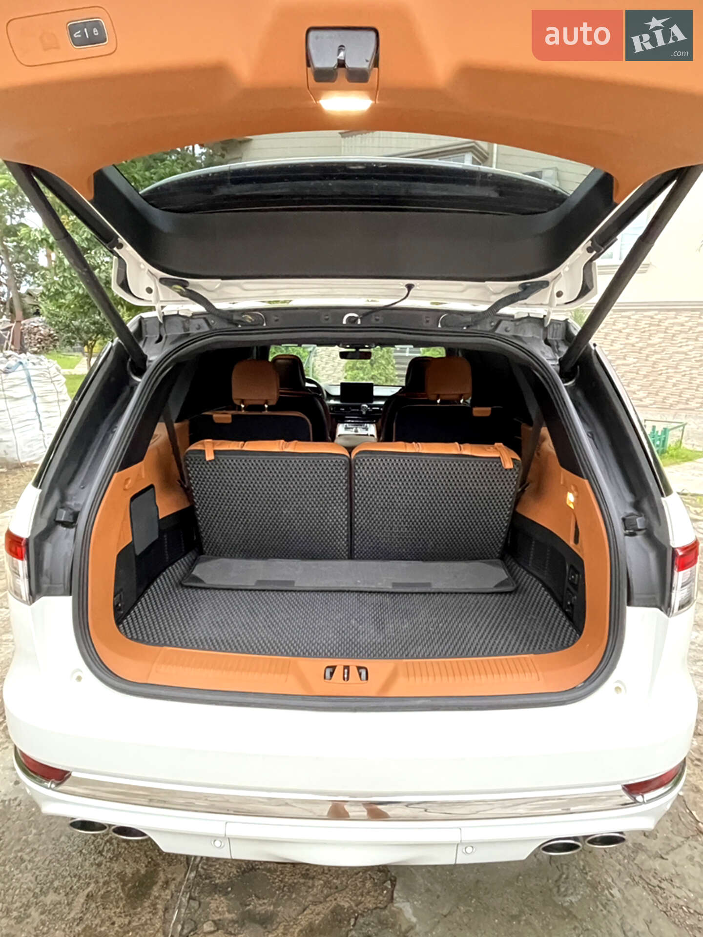 Lincoln Aviator 2023 VIN 5LM5J9XCXPGL05782 фото оголошення 32 з 40