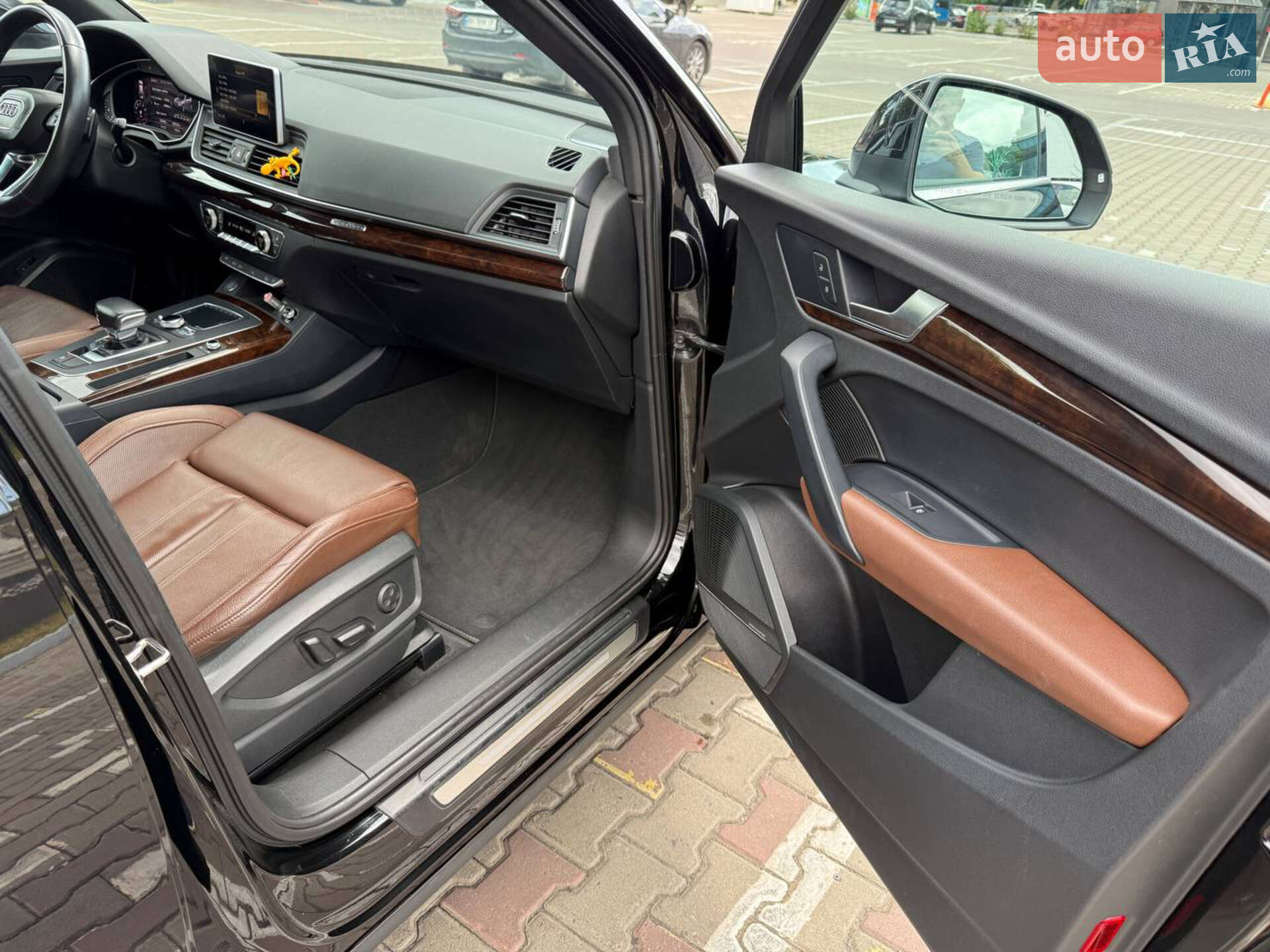 Audi Q5 2018 VIN WA1BNAFY2J2209365 фото оголошення 4 з 17