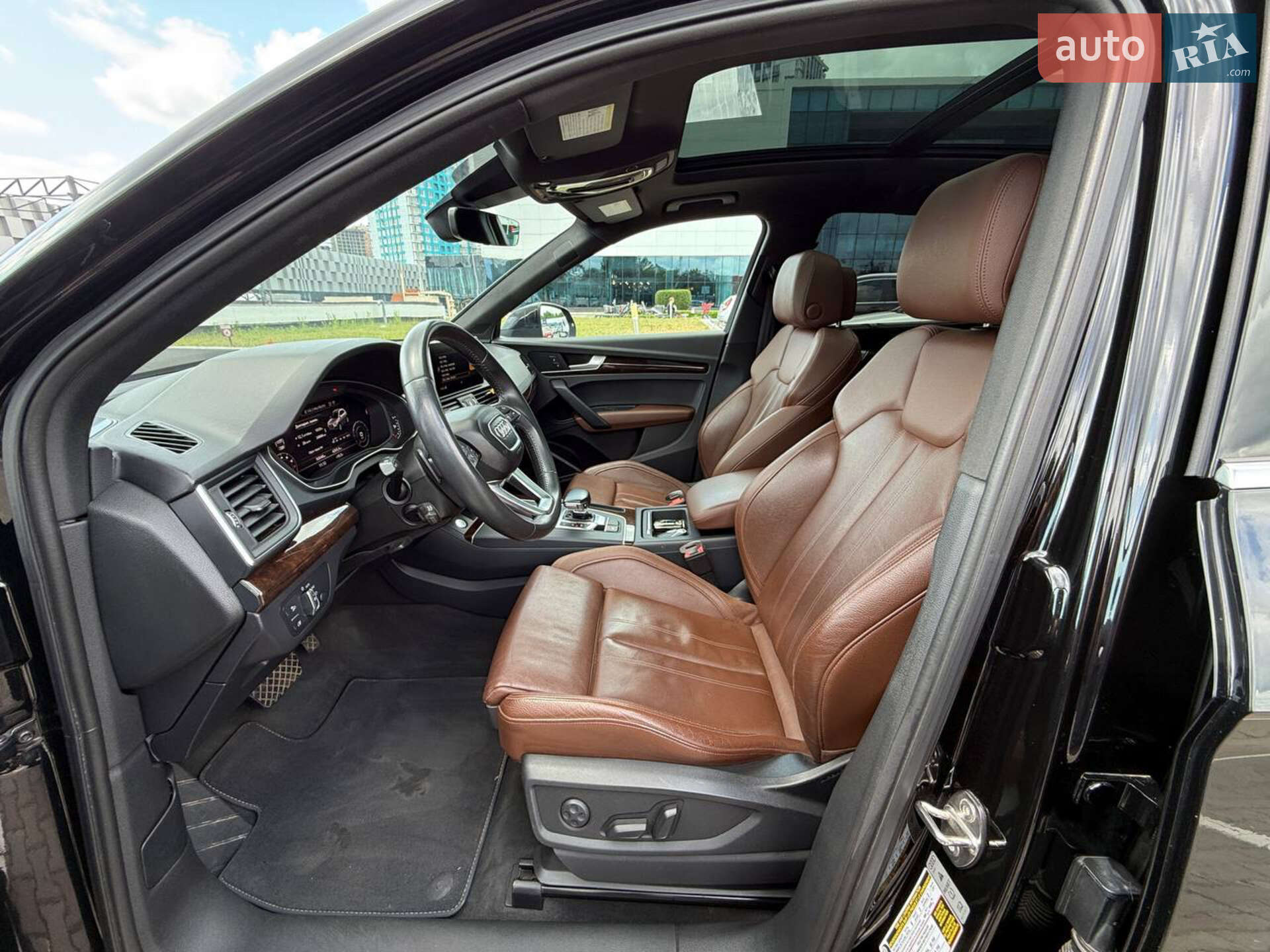 Audi Q5 2018 VIN WA1BNAFY2J2209365 фото оголошення 7 з 17