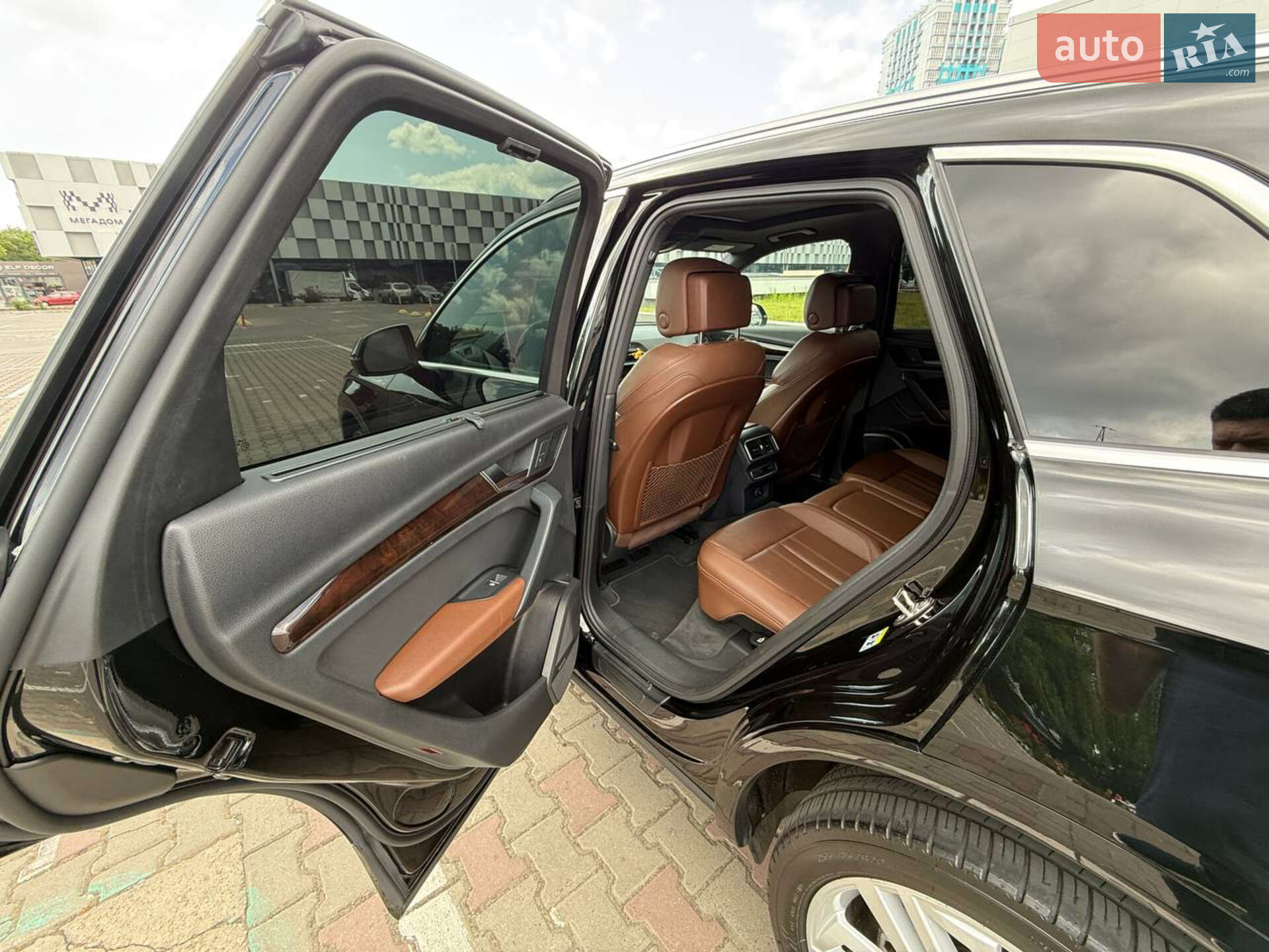 Audi Q5 2018 VIN WA1BNAFY2J2209365 фото оголошення 13 з 17