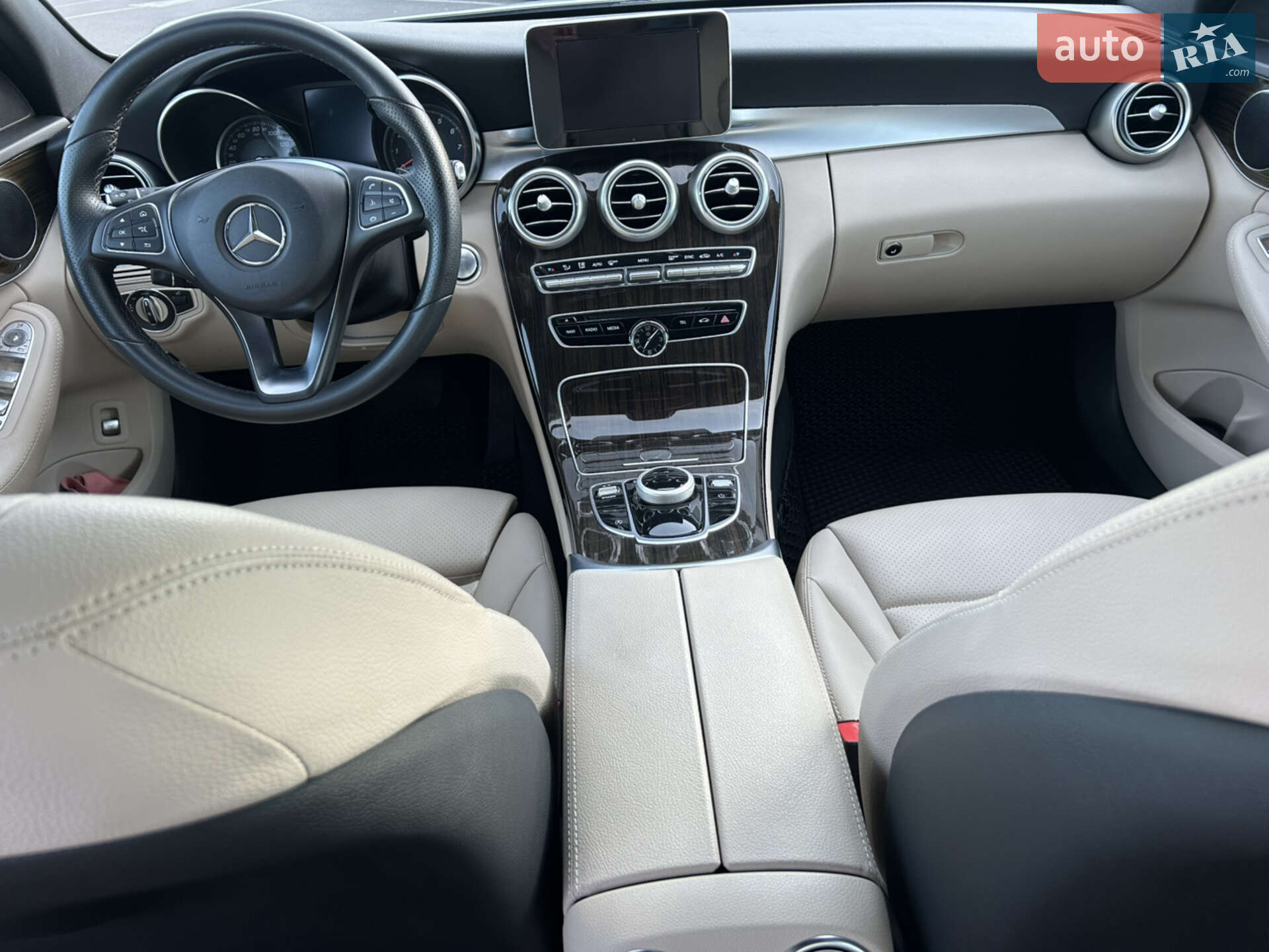 Mercedes-Benz C-Class 2017 VIN 55SWF4KB3JU245634 фото оголошення 4 з 17