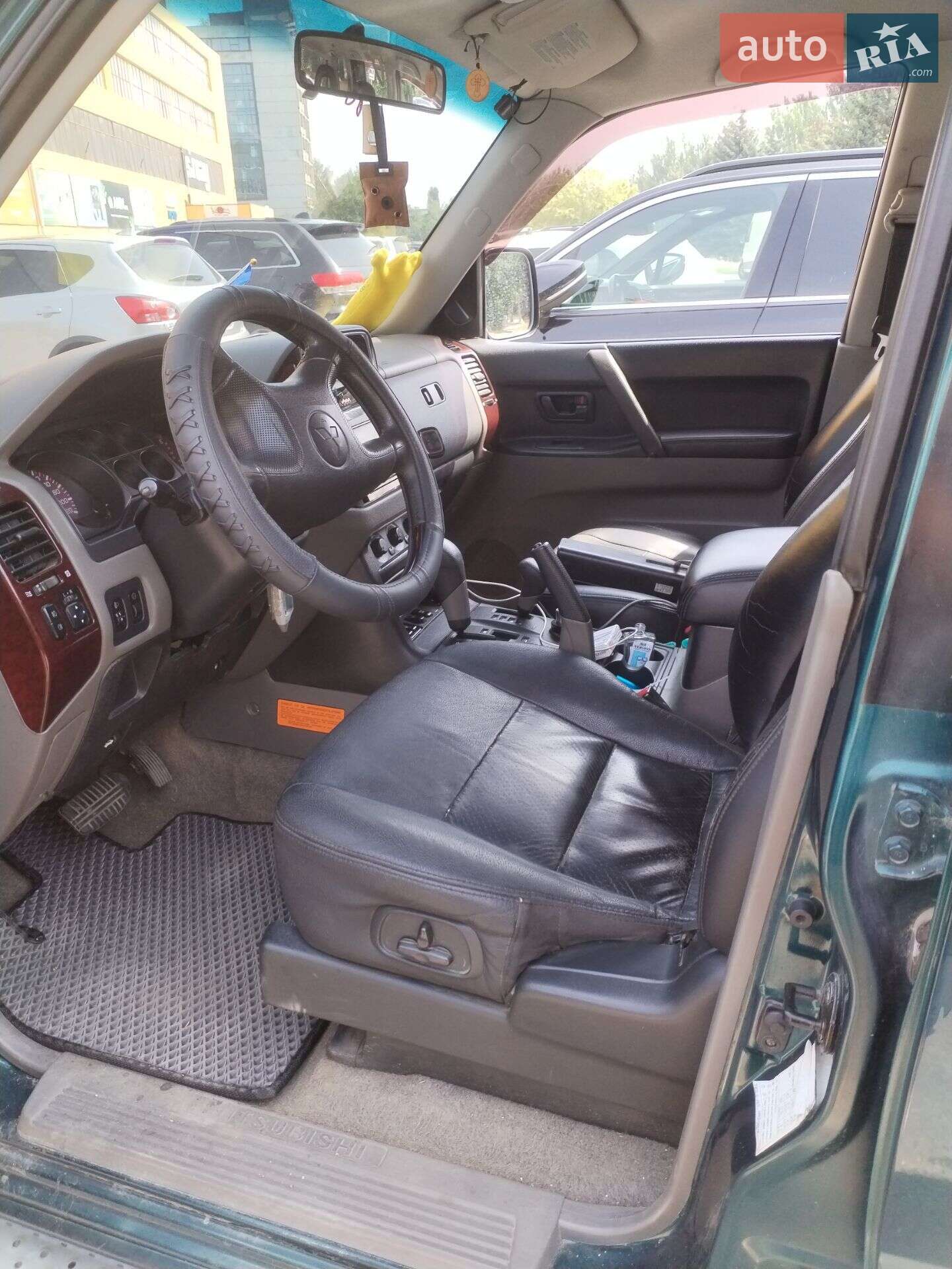 Mitsubishi Pajero 2000 VIN JMBLYV75W1J001580 фото оголошення 4 з 15