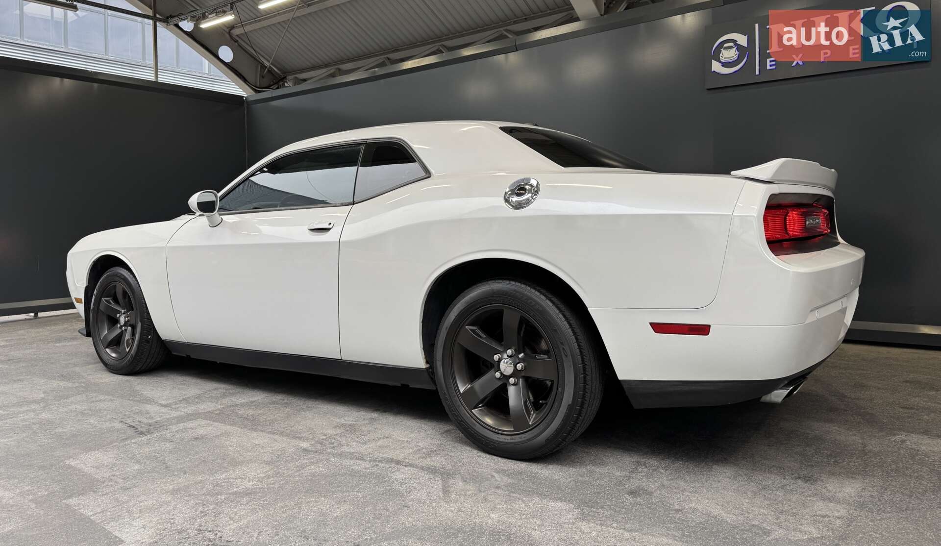 Dodge Challenger 2013 VIN 2C3CDYAG2EH177166 фото оголошення 9 з 40