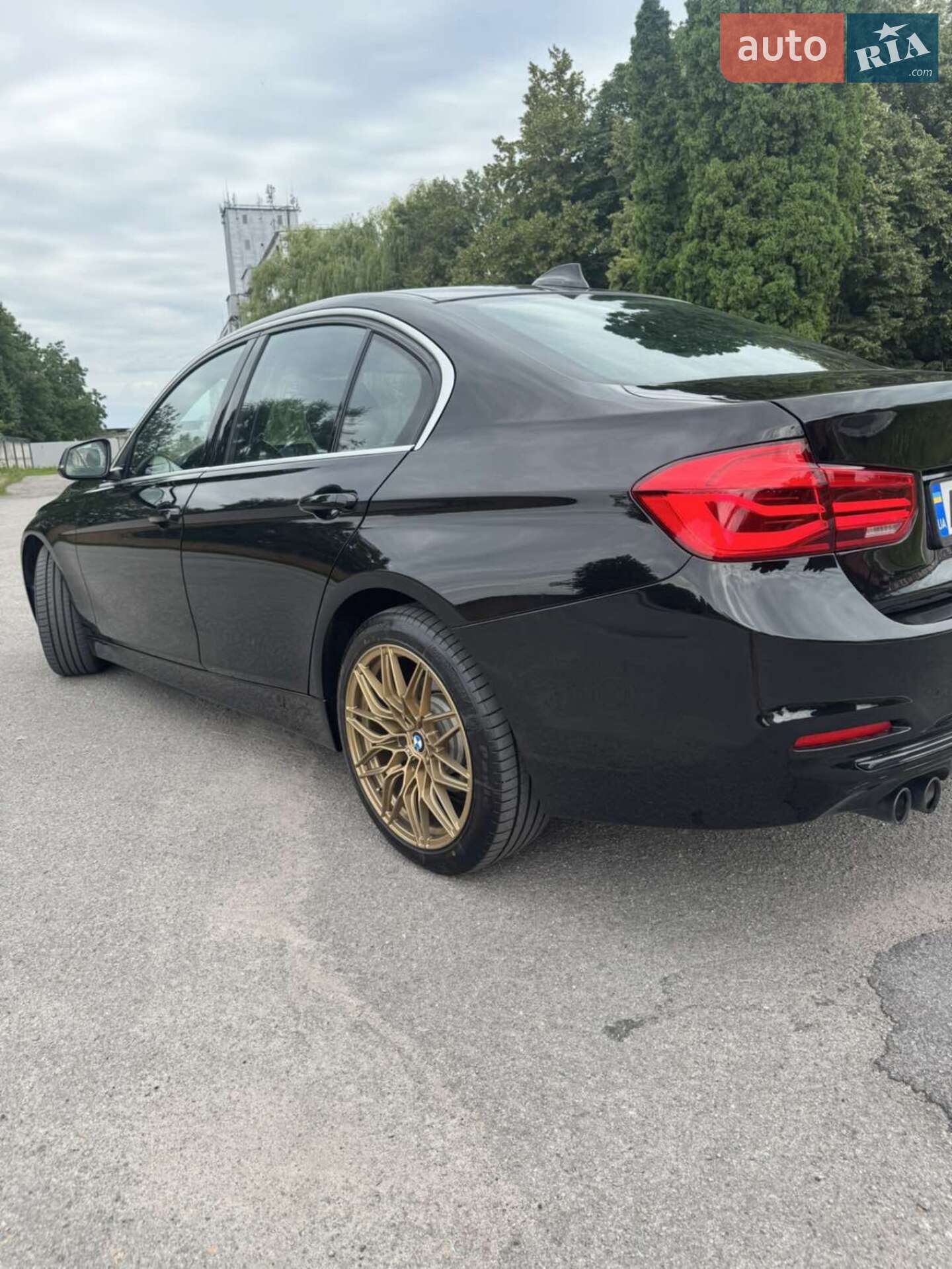 BMW 3 Series 2017 VIN WBA8B9C57JK886345 фото оголошення 3 з 17