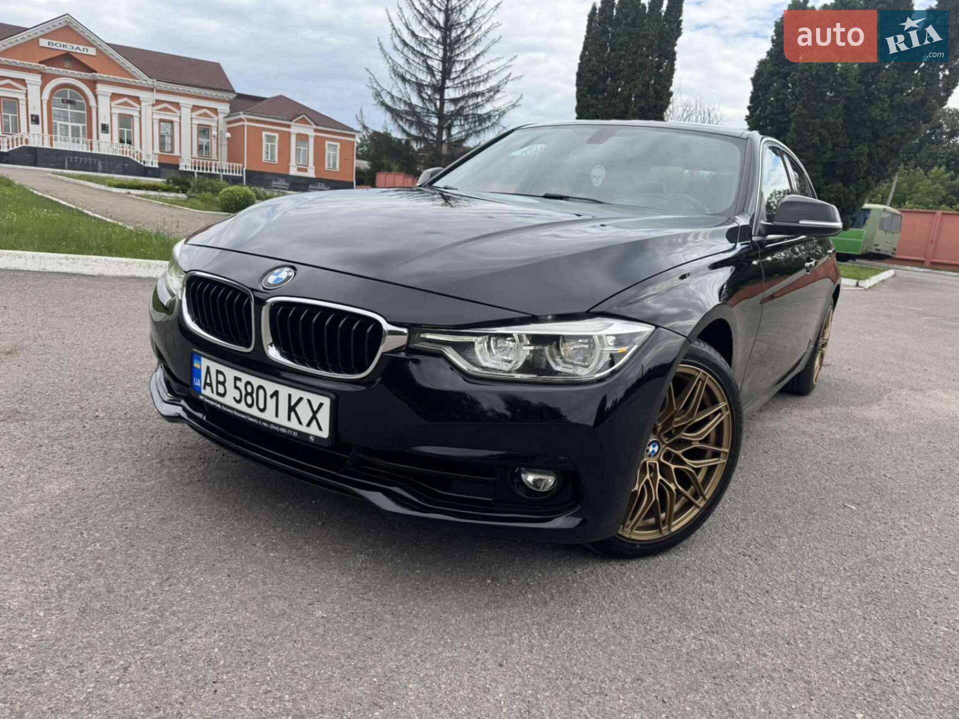 BMW 3 Series 2017 VIN WBA8B9C57JK886345 фото оголошення 4 з 17