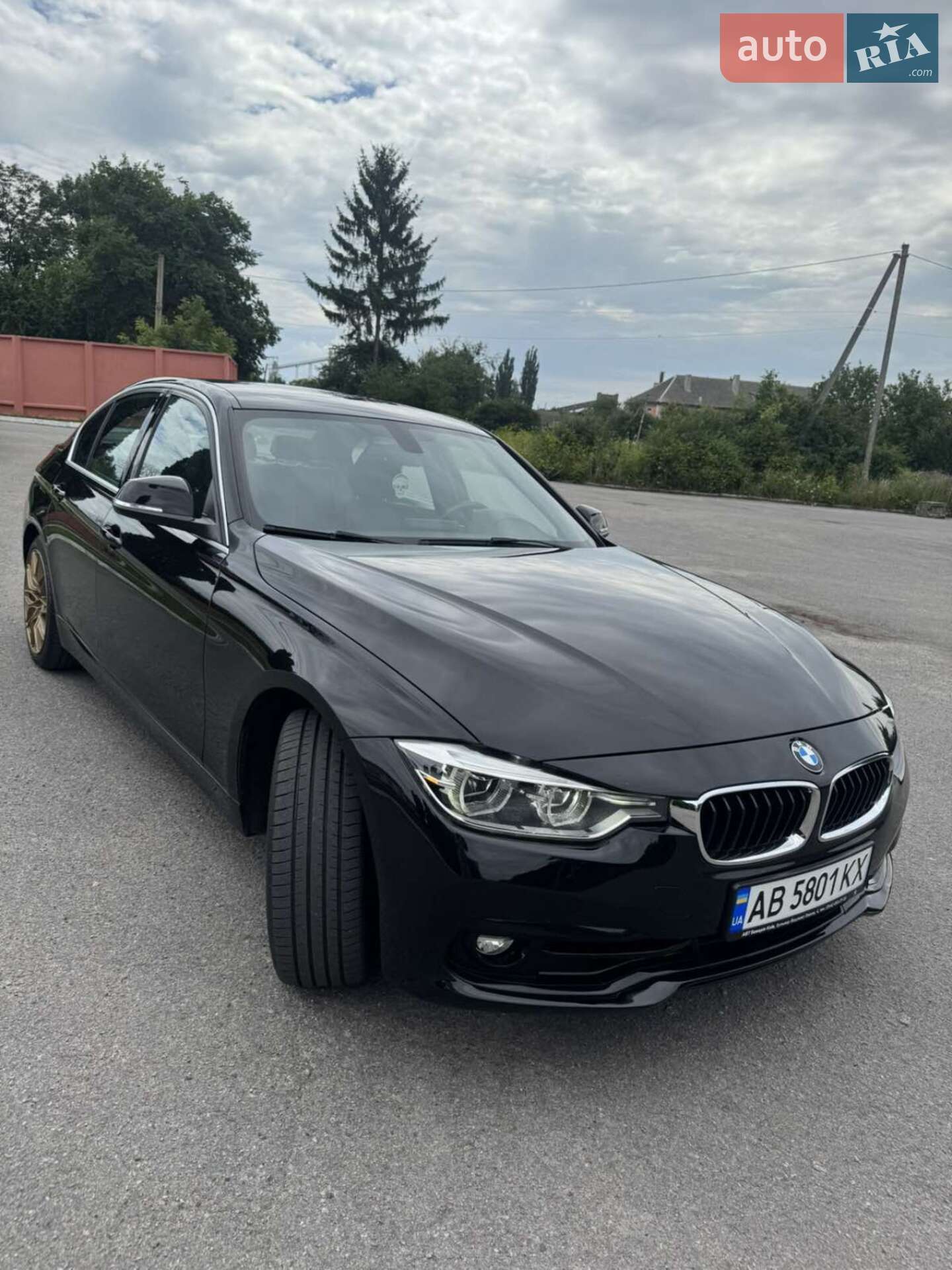 BMW 3 Series 2017 VIN WBA8B9C57JK886345 фото оголошення 10 з 17