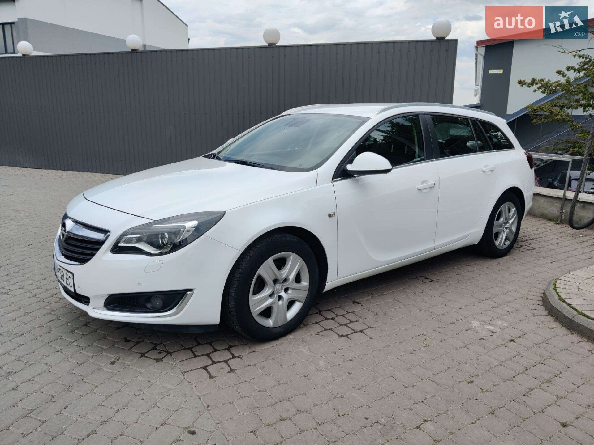 Opel Insignia 2015 VIN W0LGM8E23G1010696 фото оголошення 8 з 14