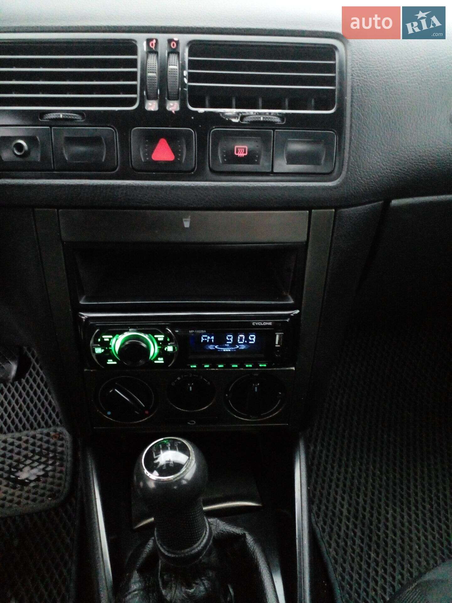 Volkswagen Bora 2000 VIN WVWZZZ1JZYW639159 фото оголошення 2 з 8