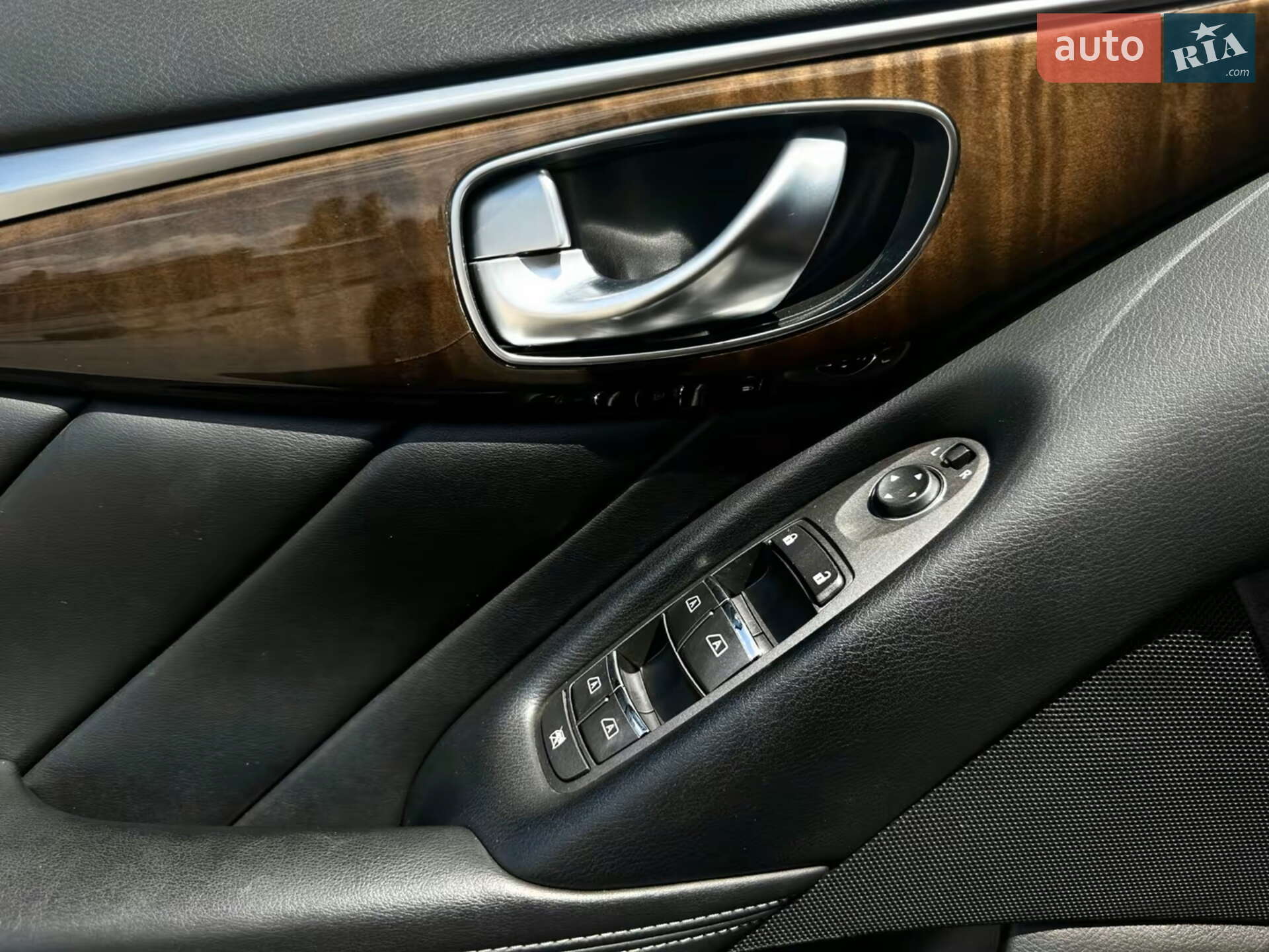 Infiniti Q50 2018 VIN JN1EV7AR8KM554429 фото оголошення 12 з 16