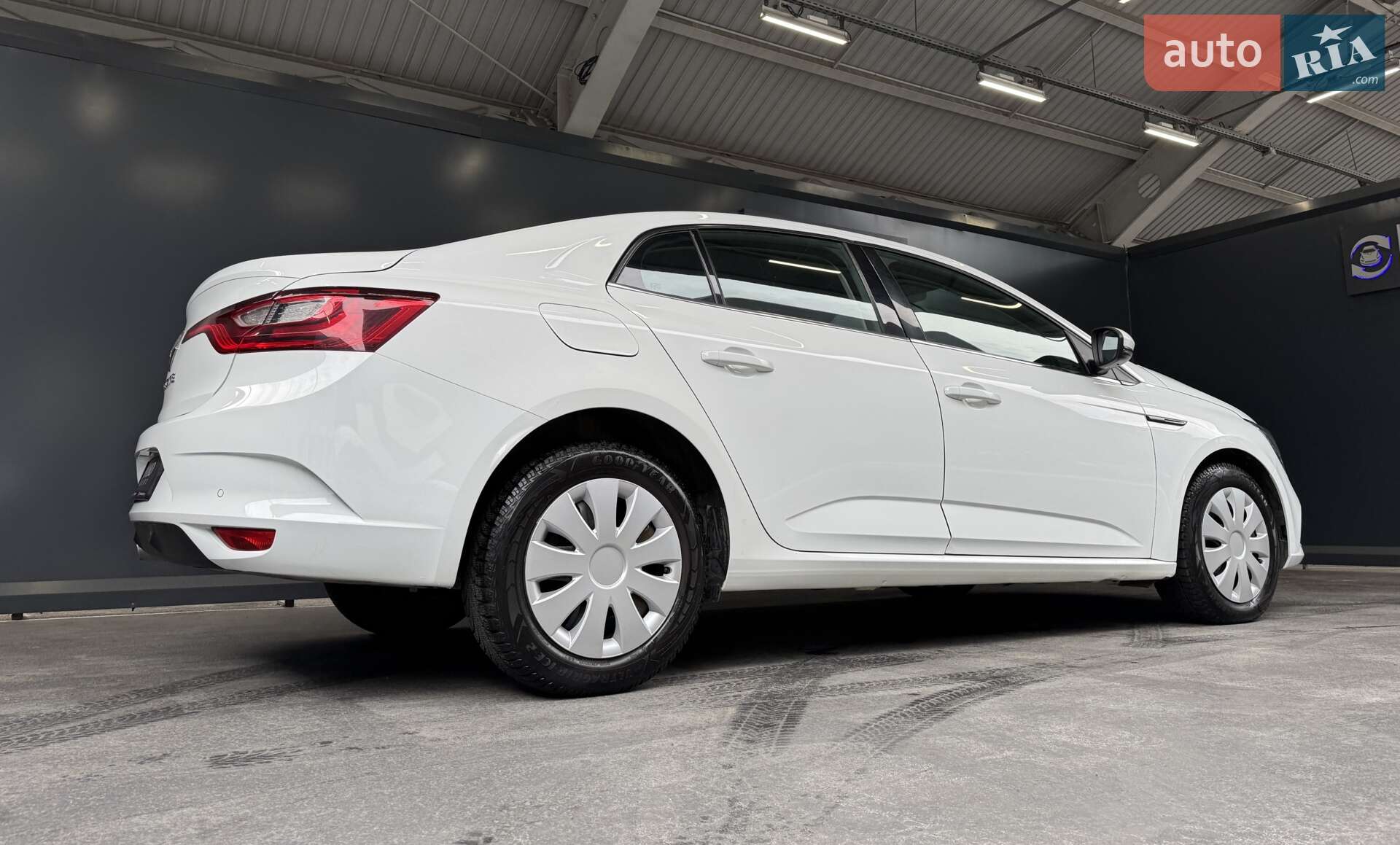 Renault Megane 2018 VIN VF1RFB00861178337 фото оголошення 18 з 41