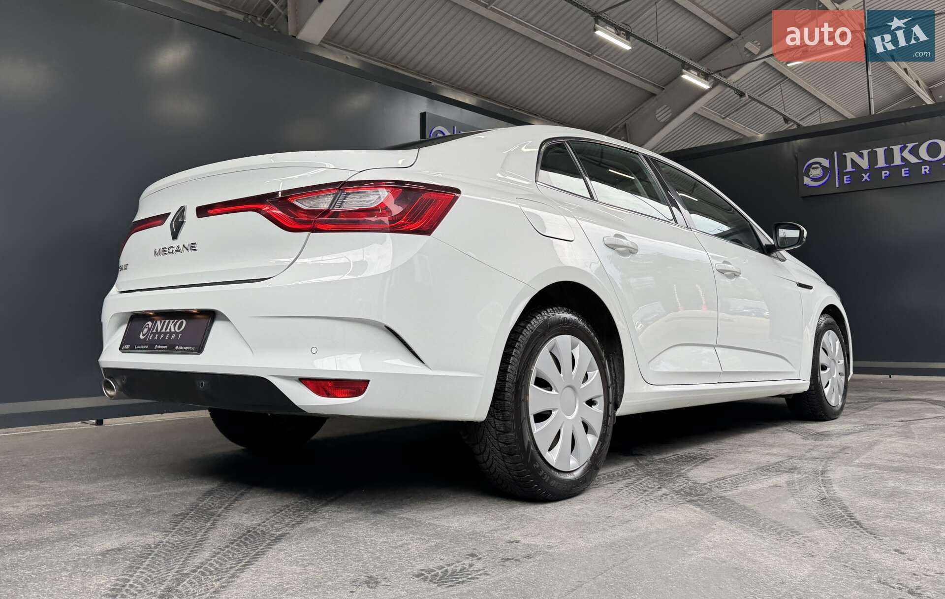 Renault Megane 2018 VIN VF1RFB00861178337 фото оголошення 16 з 41